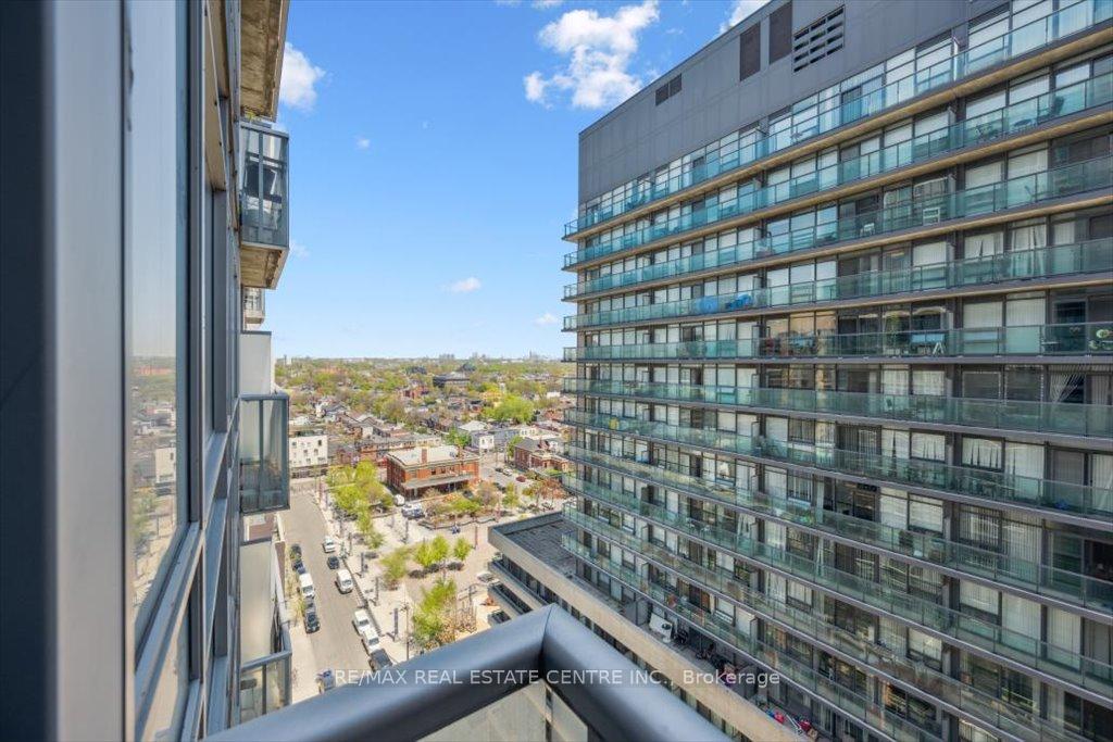 2 Bedrooms Condo at 150 Sudbury, Toronto For sale