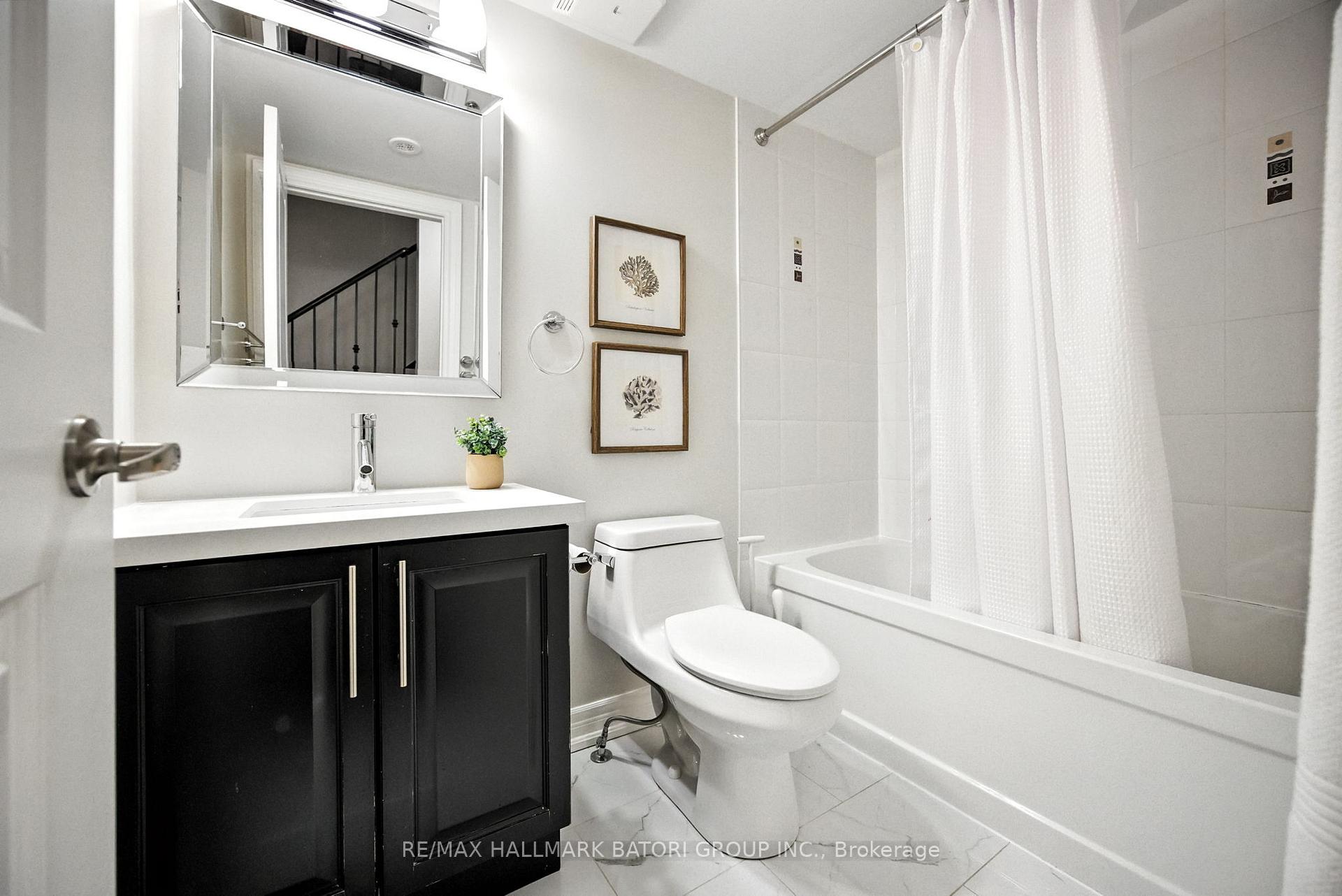 4 Bedrooms Condo at 2110 Bayview, Toronto For sale