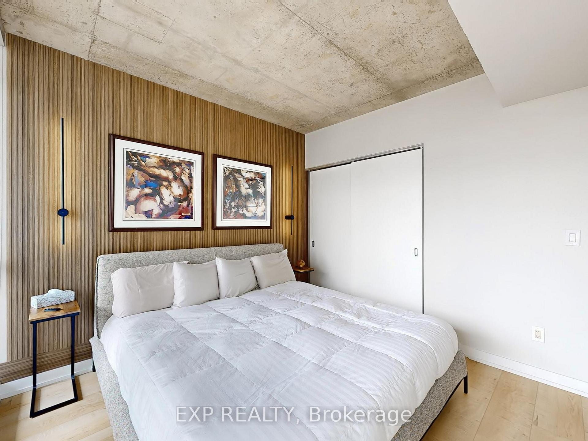 2 Bedrooms Condo at 285 Mutual, Toronto For sale