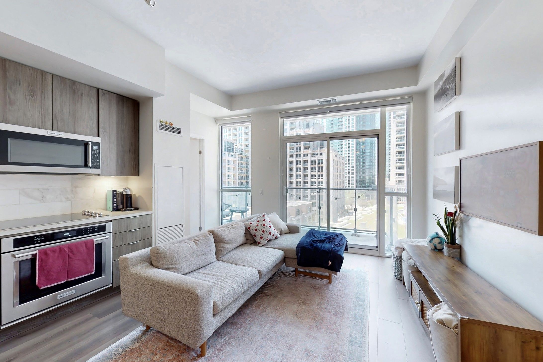 38 Iannuzzi Street 721