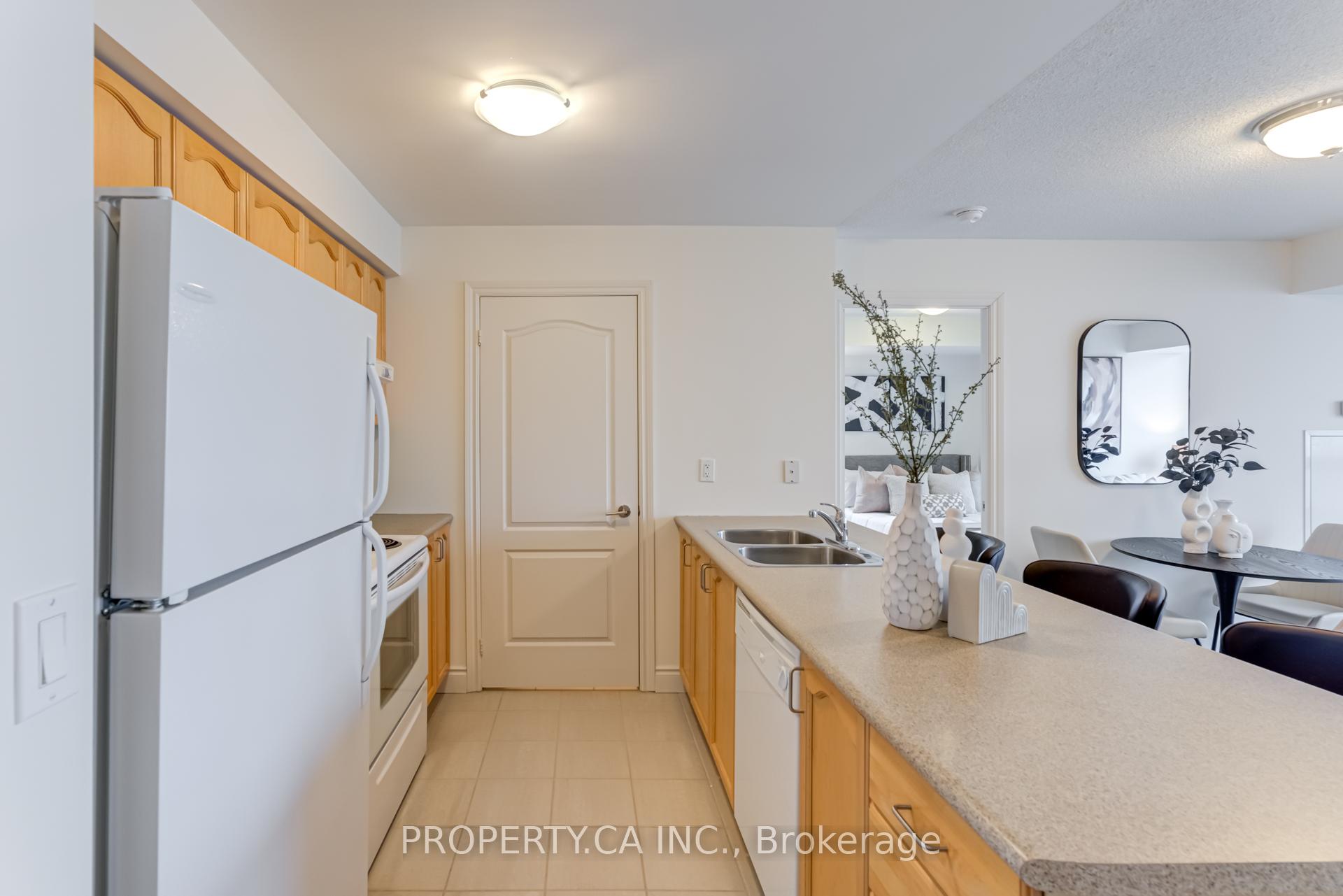 2 Bedrooms Condo at 50 Brian Harrison, Toronto For sale