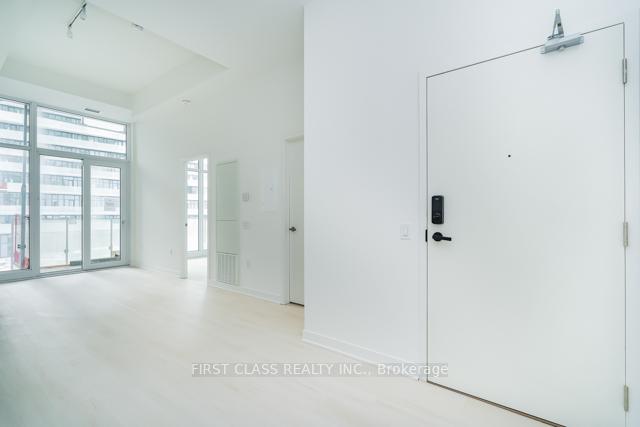 2 Bedrooms Condo at 3900 Confederation, Mississauga For sale