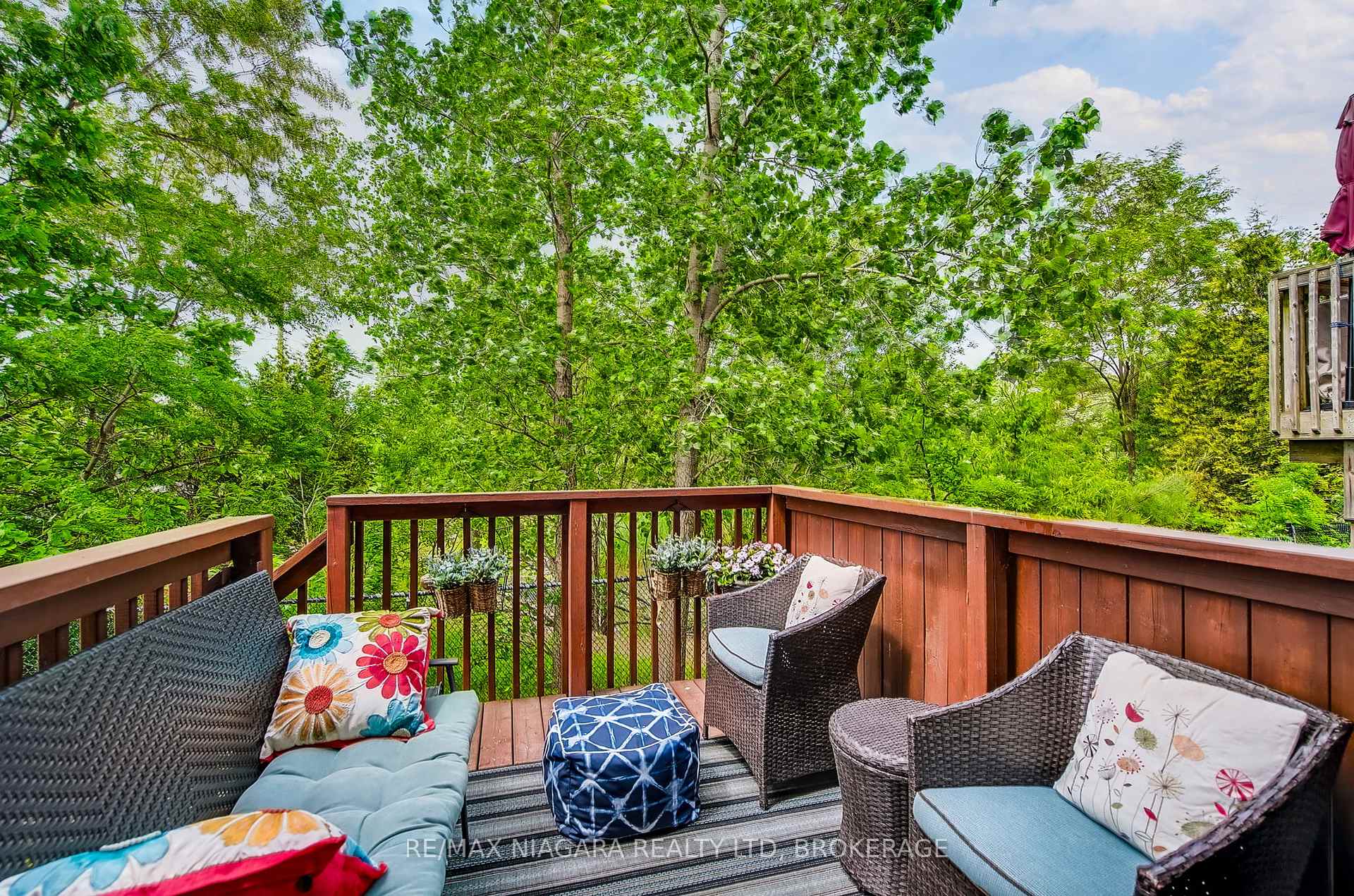 3 Bedrooms Condo at 5 Liddycoat, Hamilton For sale