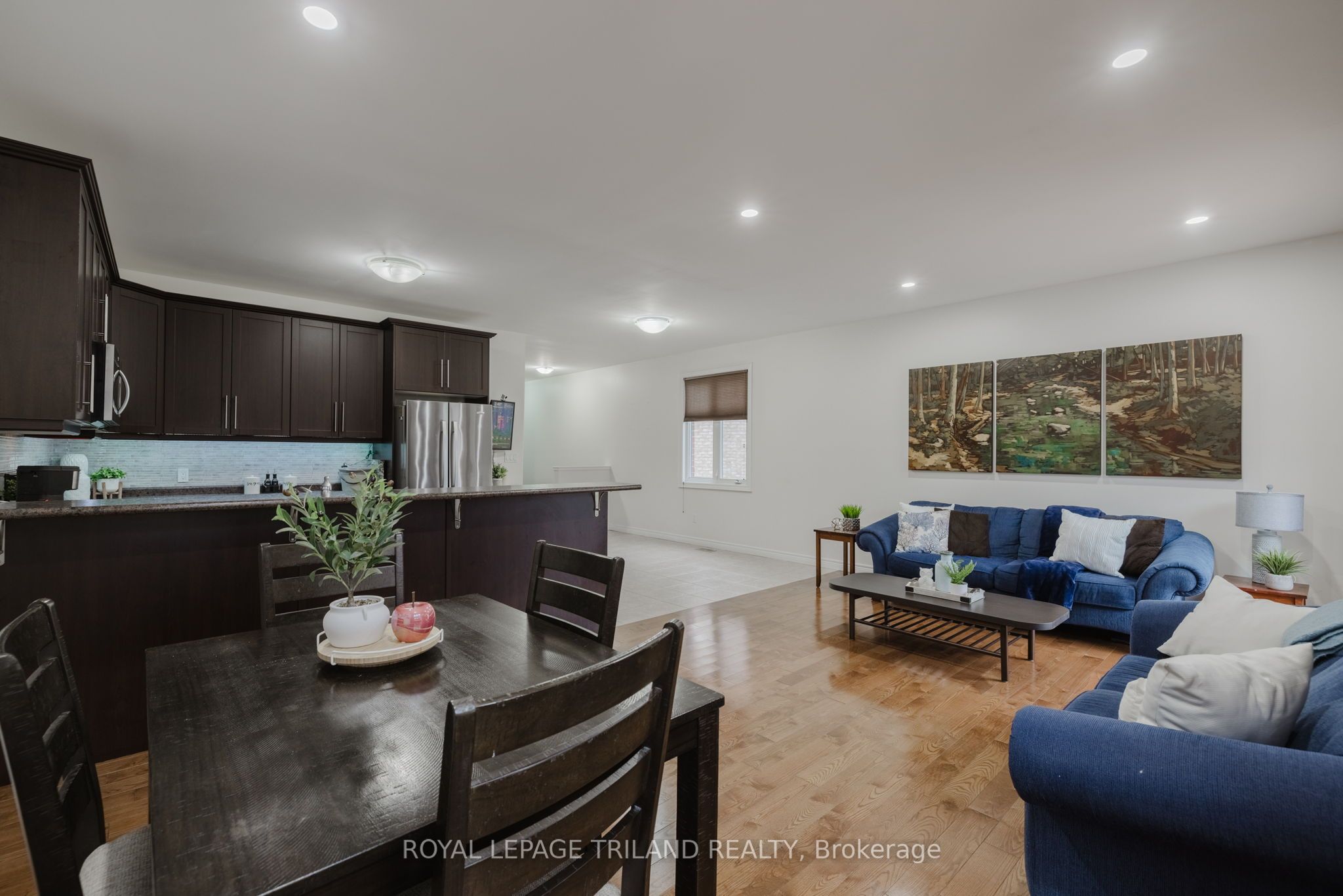 711 Springwood Crescent