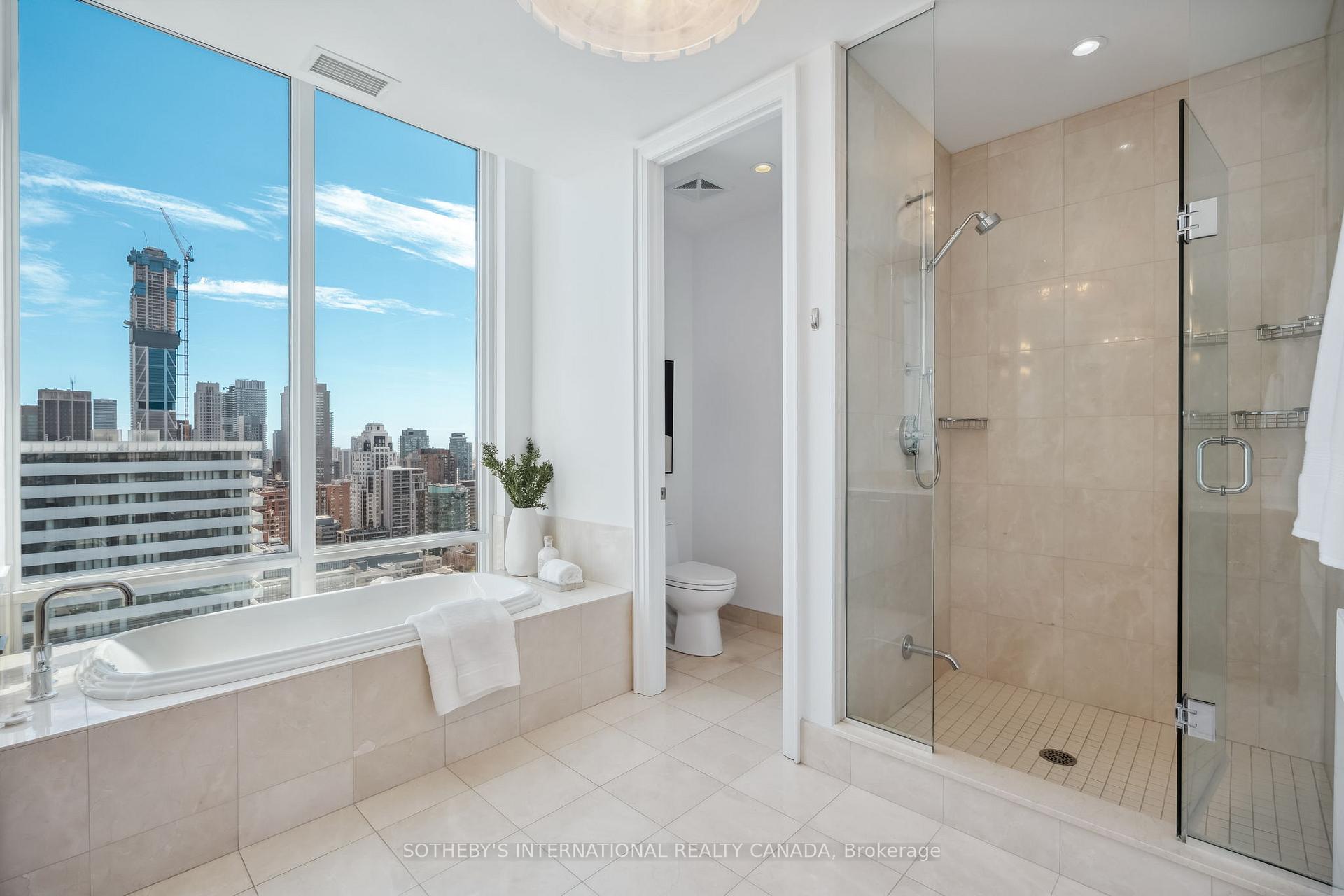 3 Bedrooms Condo at 1 Bedford, Toronto For sale