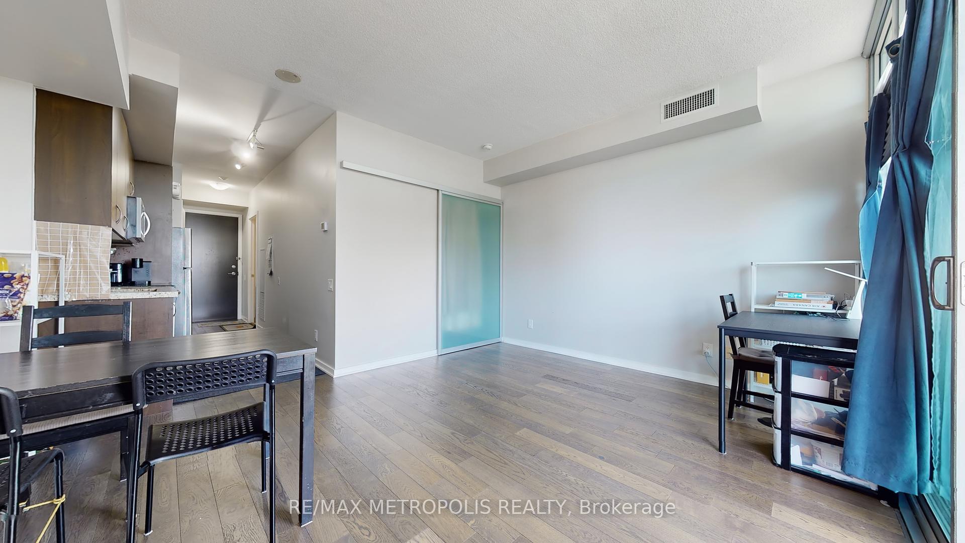 1 Bedroom Condo at 105 The Queensway, Toronto For sale