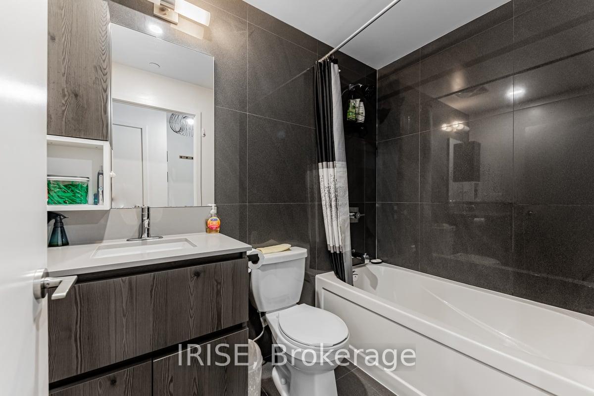 2 Bedrooms Condo at 45 Baseball, Toronto For sale