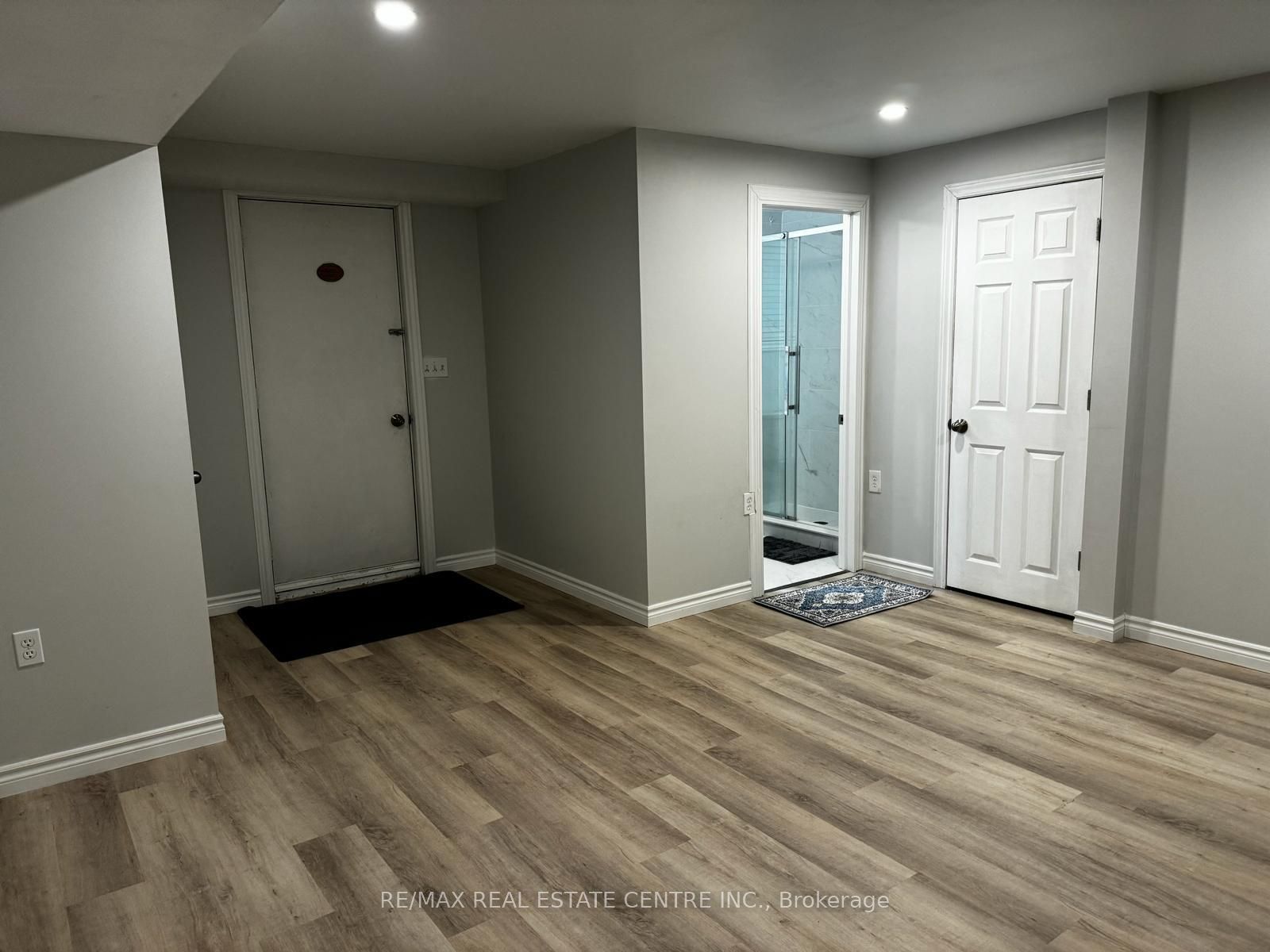 420 Pioneer Drive, #3