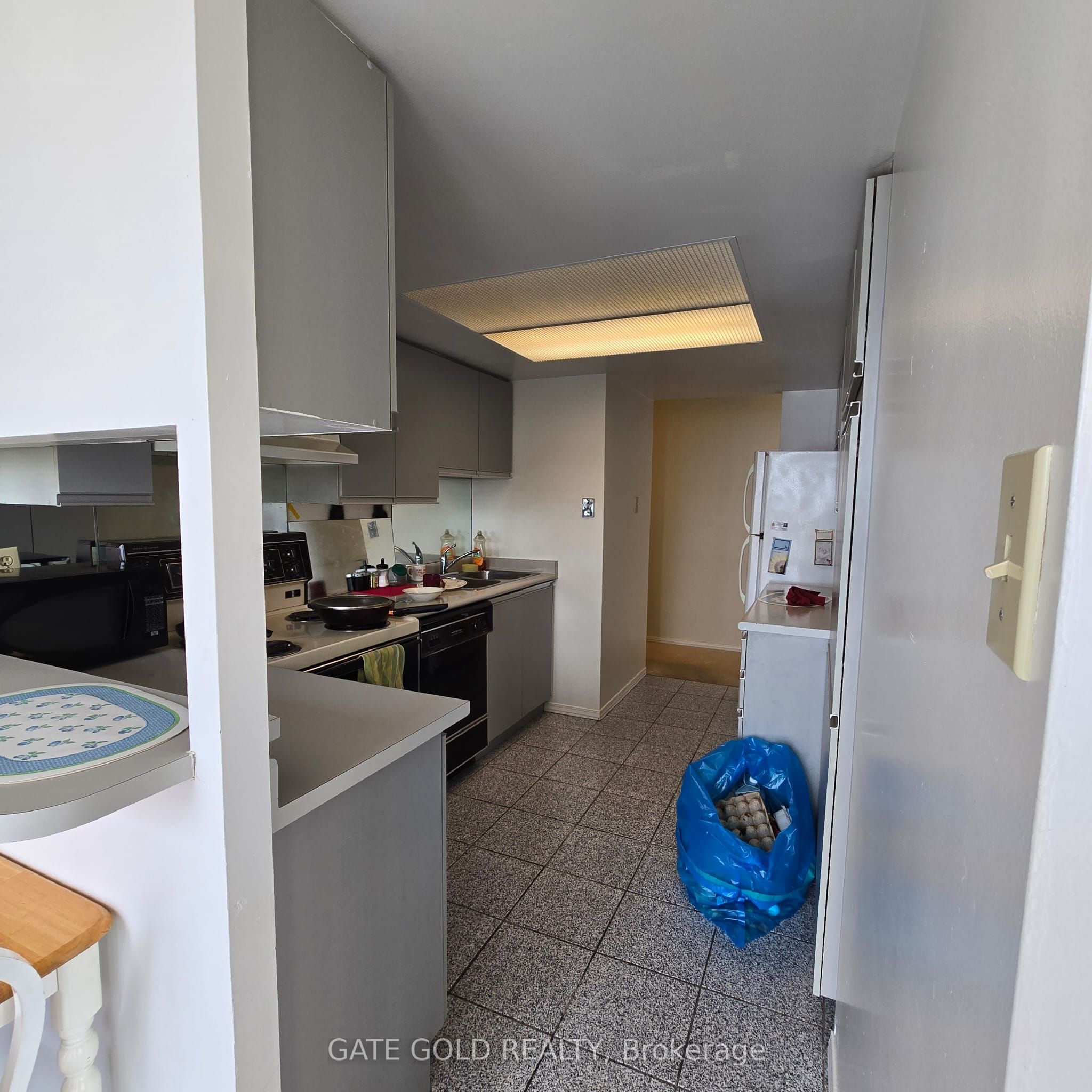 600 Rexdale Boulevard, #LPH2
