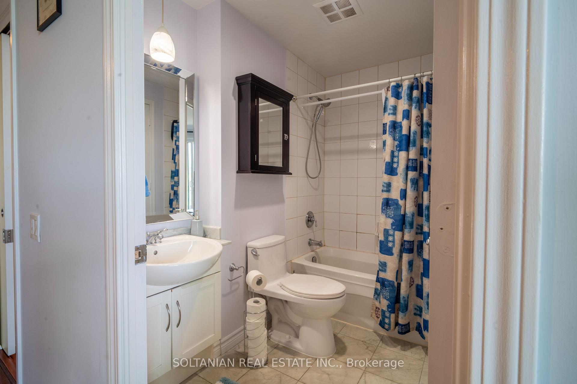 2 Bedrooms Condo at 60 Byng, Toronto For sale