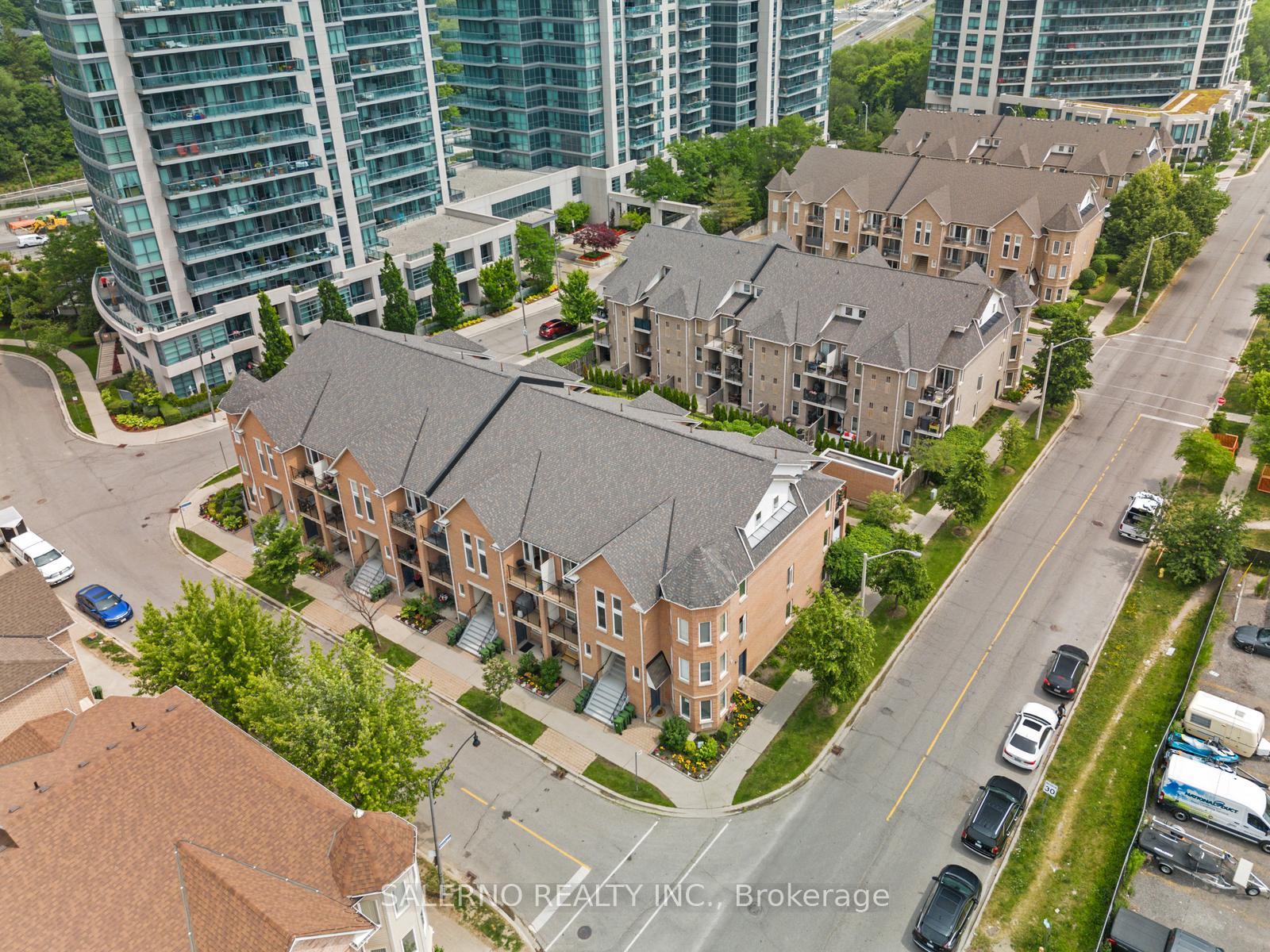 3 Bedrooms Condo at 128 Aerodrome, Toronto For sale