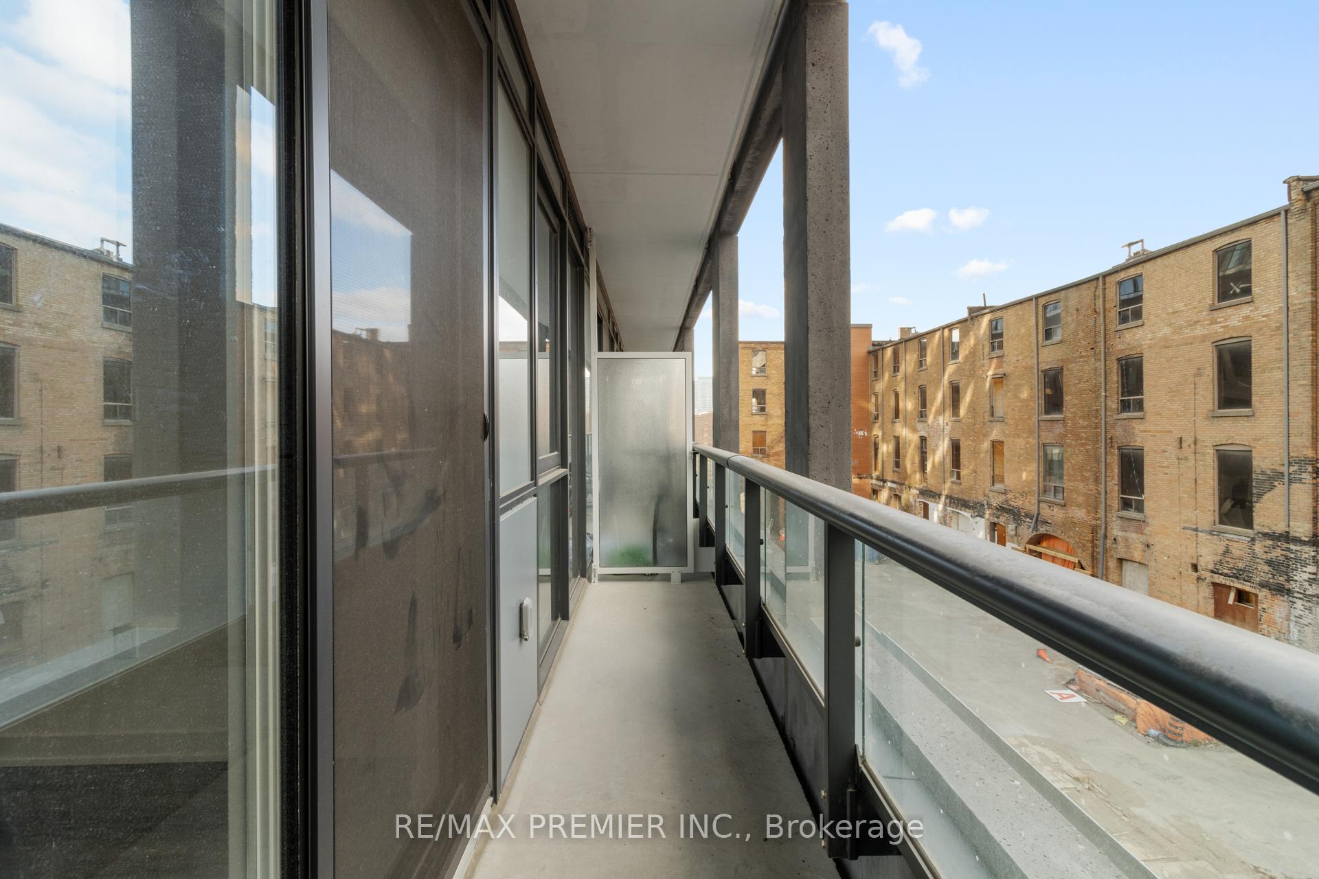1 Bedroom Condo at 9 Tecumseth, Toronto For sale