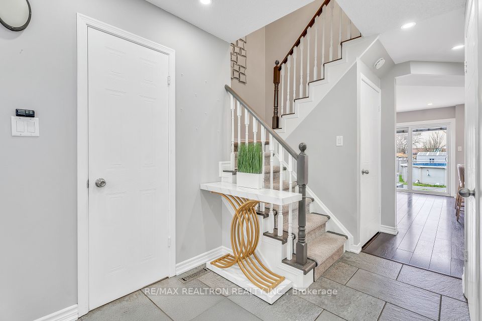 150 Sandringham Drive, Clarington, ON L1E 2G6