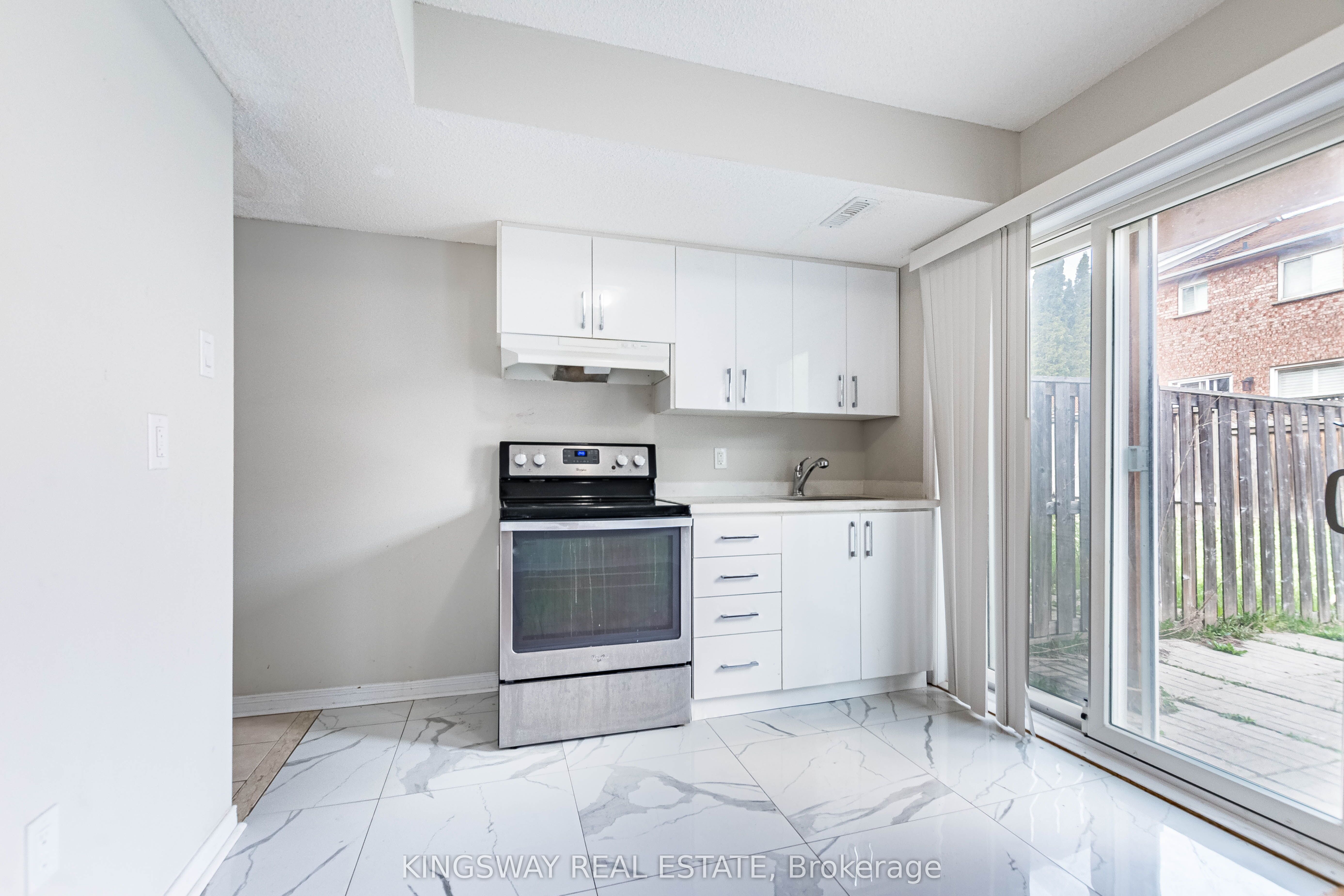 5821 Tiz Road, Mississauga Hurontario