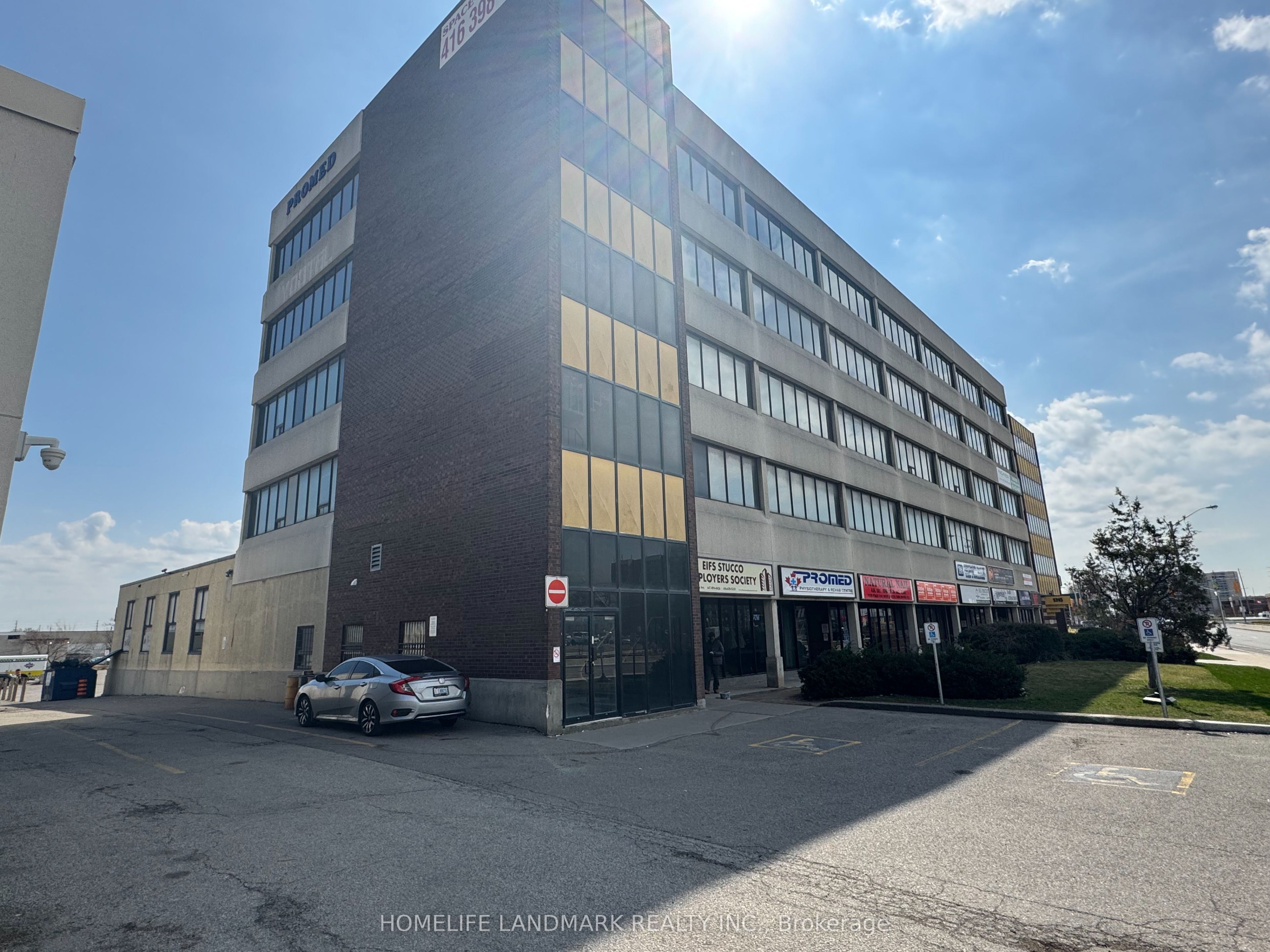 1315 Finch Avenue W