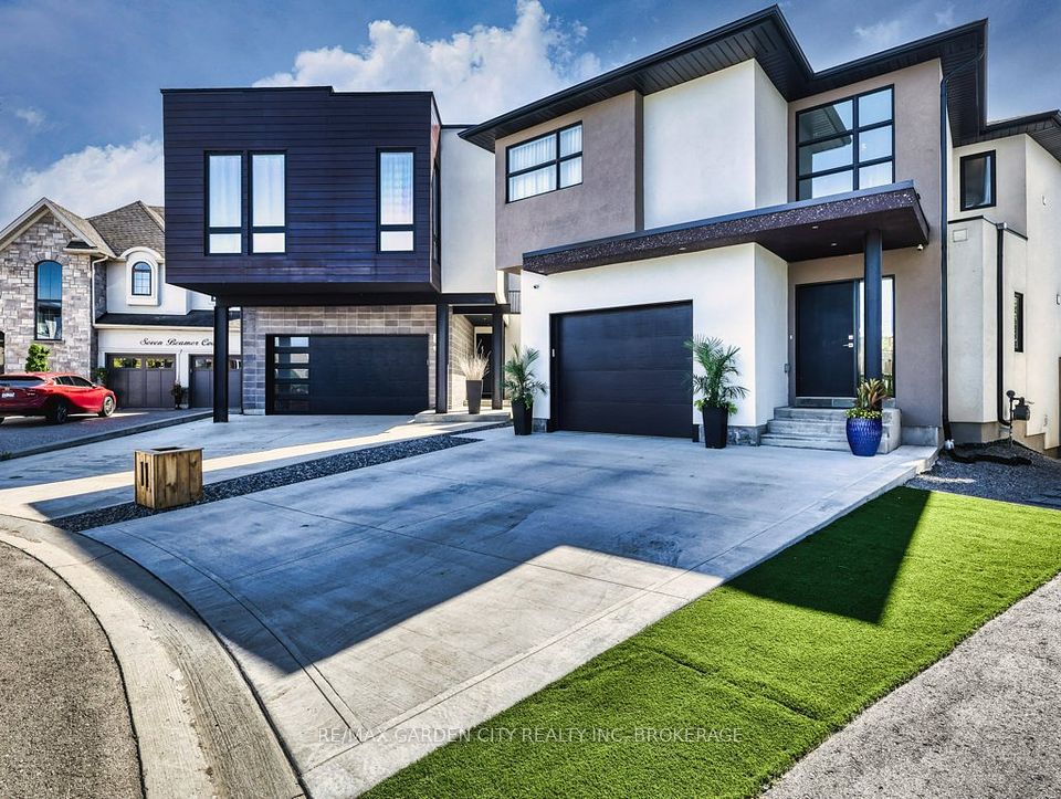 11 Beamer Court, Thorold, ON L2V 3X7