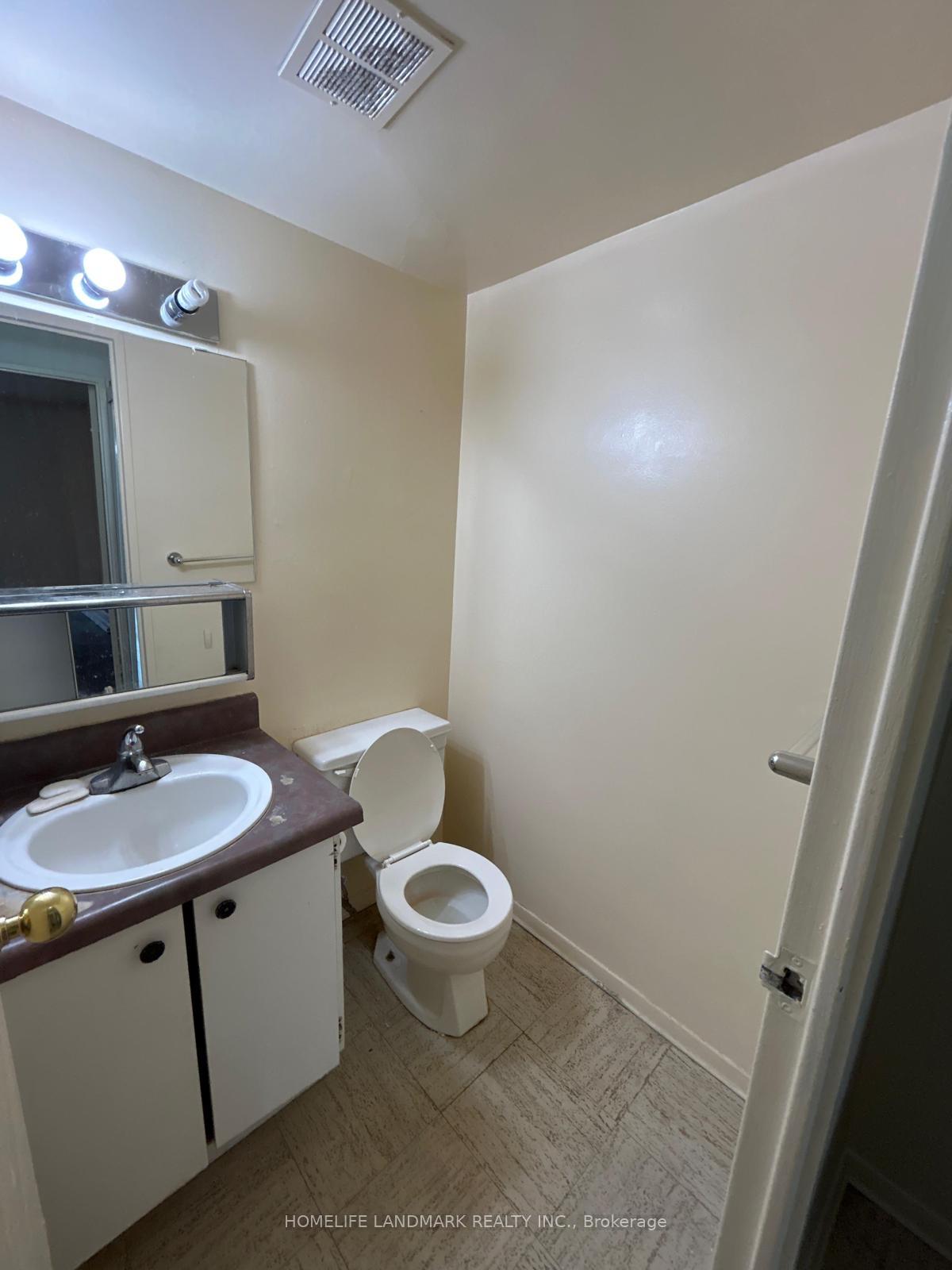 2 Bedrooms Condo at 2835 Islington, Toronto For sale