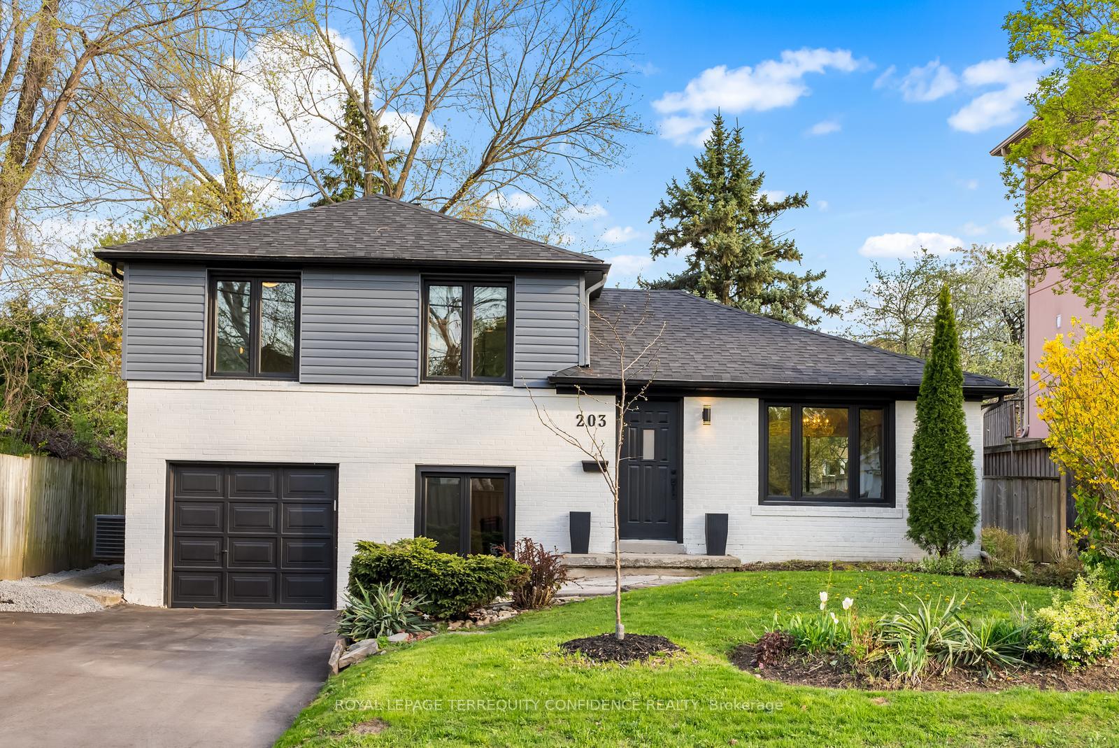203 Churchill Avenue, Toronto, ON M2R 1E2