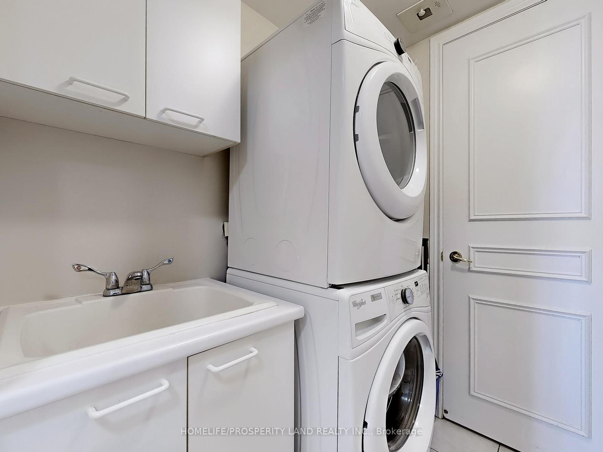 3 Bedrooms Condo at 89 Skymark, Toronto For sale