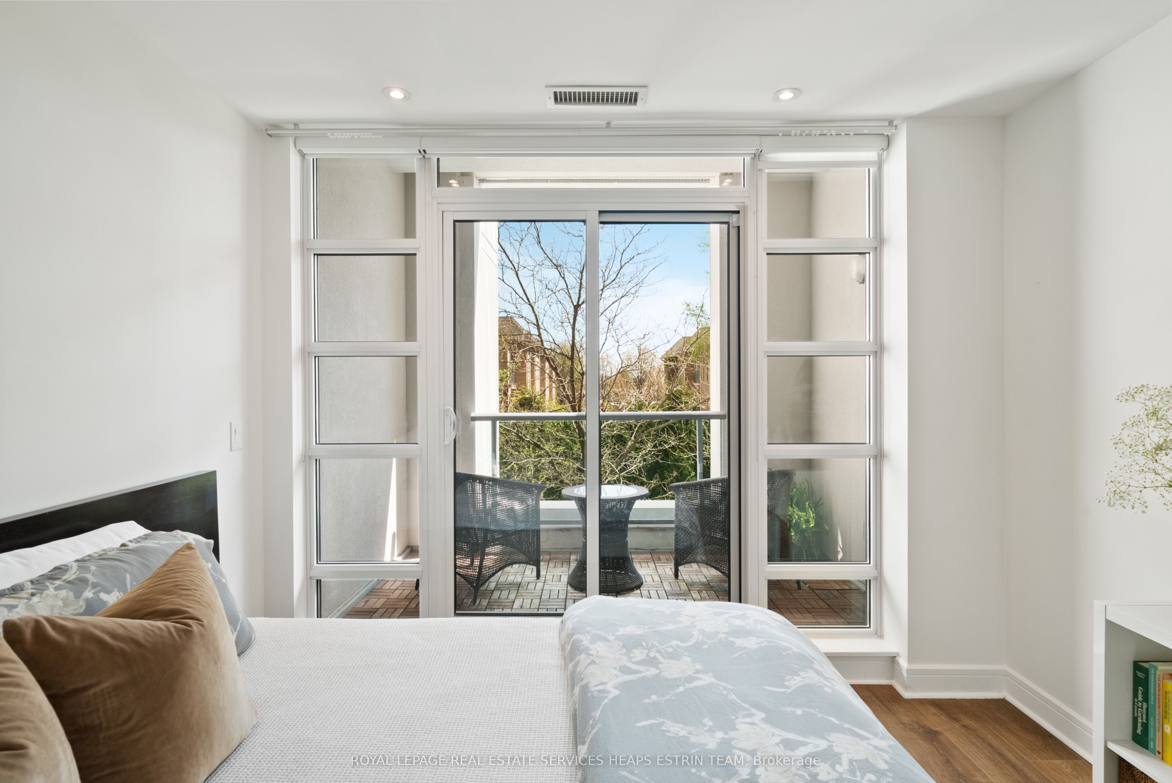 #TH112 - 35 Brian Peck Crescent, Toronto, ON M4G 0A5