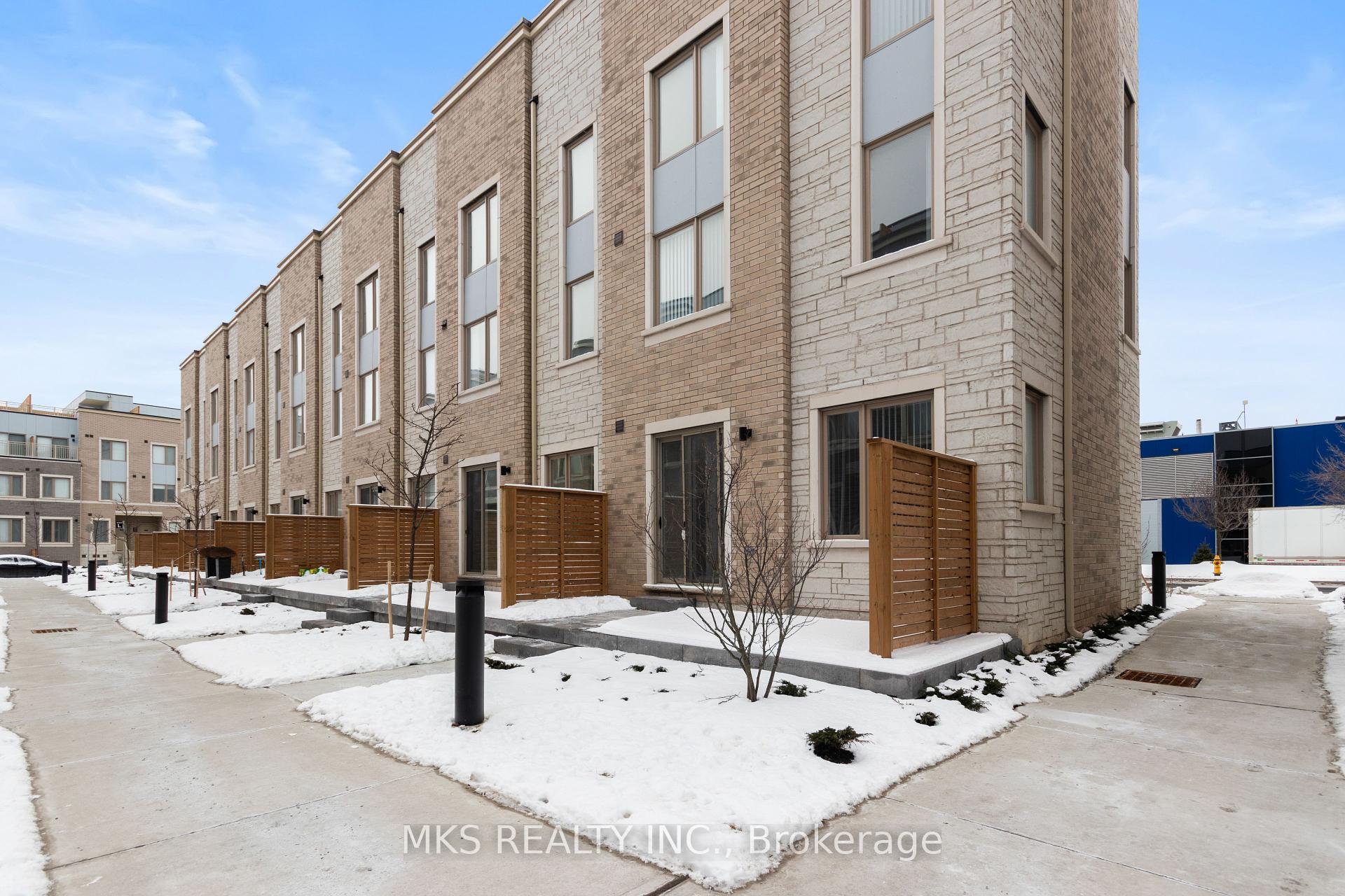 3 Bedrooms Condo at 23 Mable Smith,  Vaughan For sale