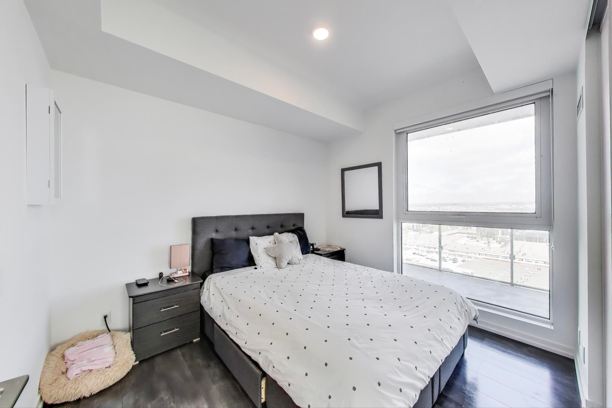7890 Jane Street 1609