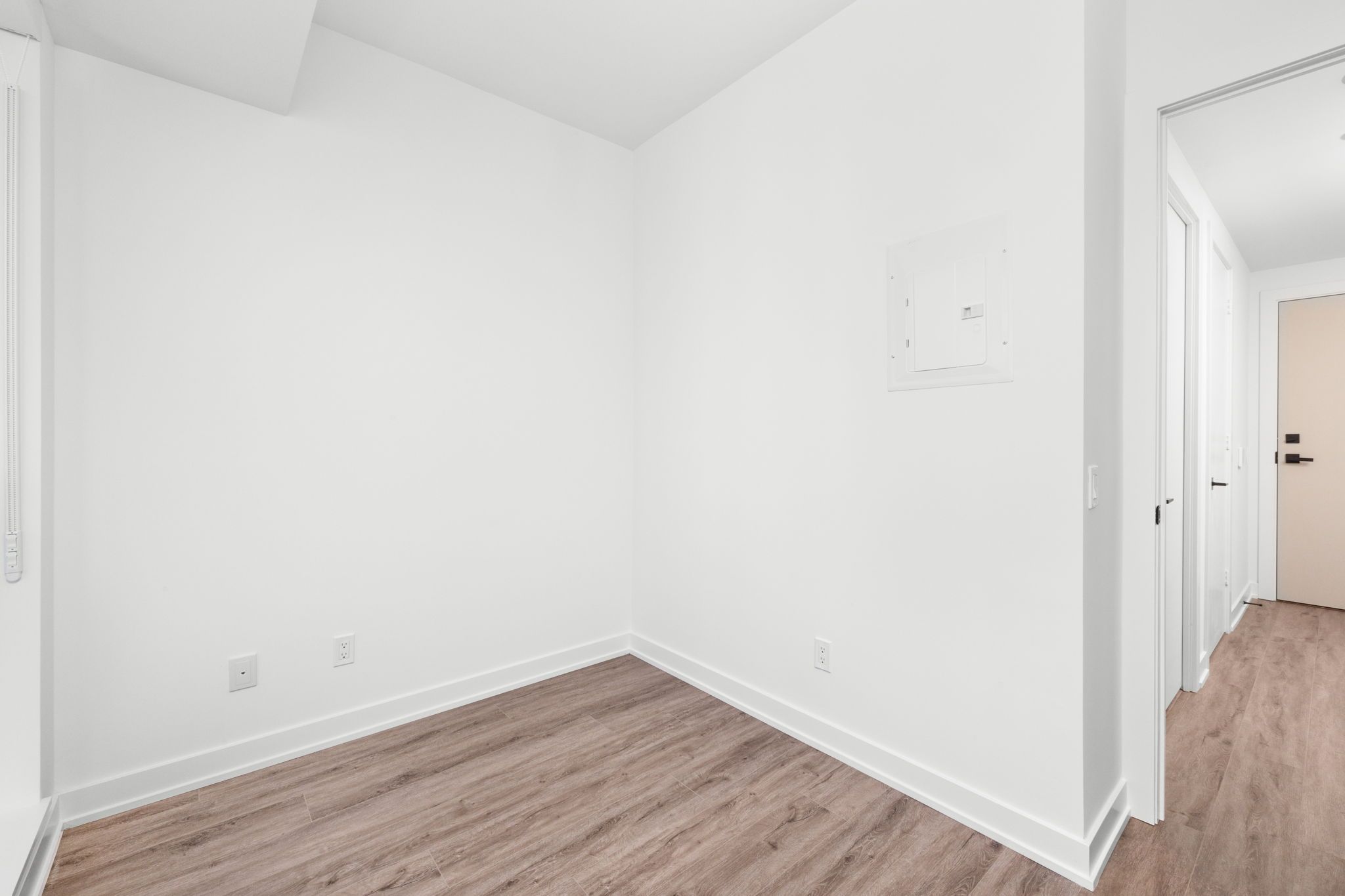 327 King Street W 4205