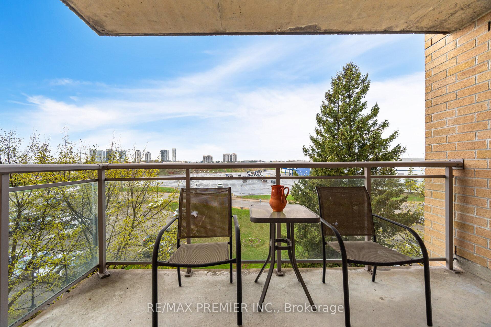 1 Bedroom Condo at 2502 Rutherford,  Vaughan For sale