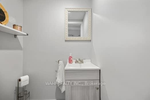 4 Bedrooms Condo at 3175 KIRWIN,  Mississauga For sale