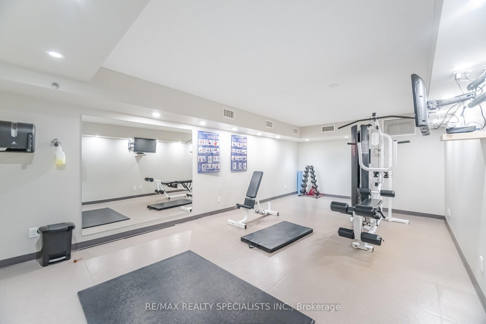 3 Bedrooms Condo at 1477 Lakeshore,  Burlington For sale