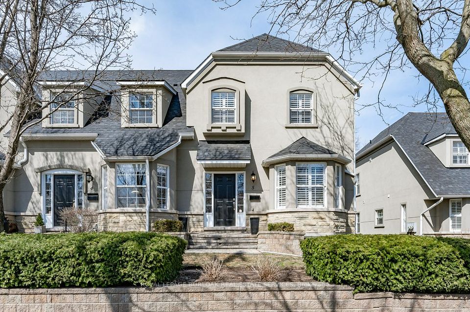 1061 North Shore