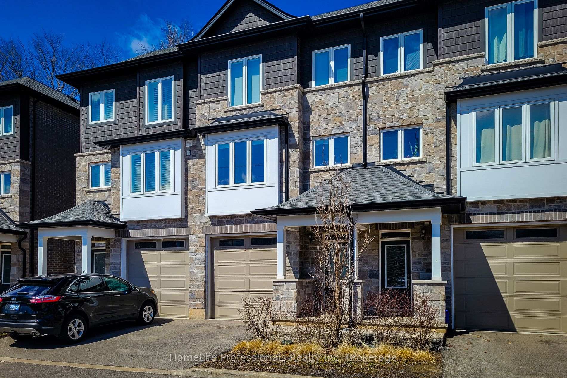 3 Bedrooms Condo at 111 Wilson, Hamilton For sale