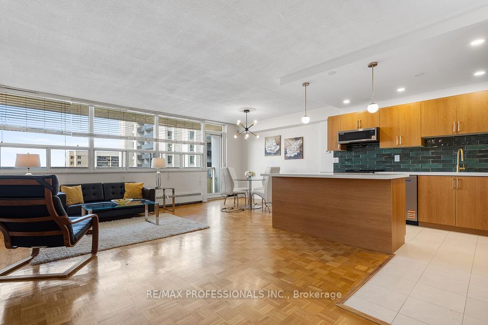 #2107 - 360 Ridelle Avenue, Toronto, ON M6B 1K1