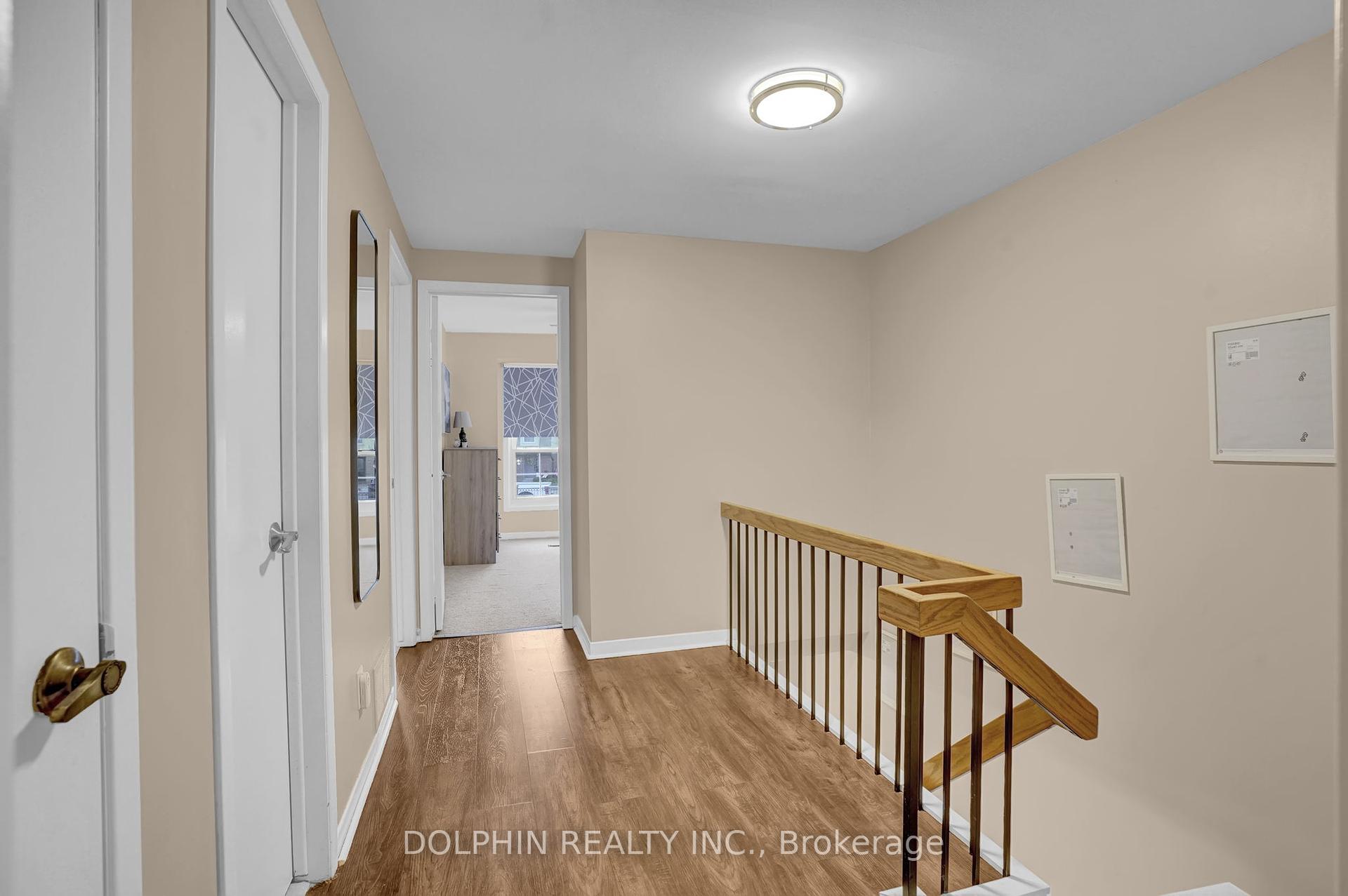 3 Bedrooms Condo at 3033 Glencrest, Burlington For sale