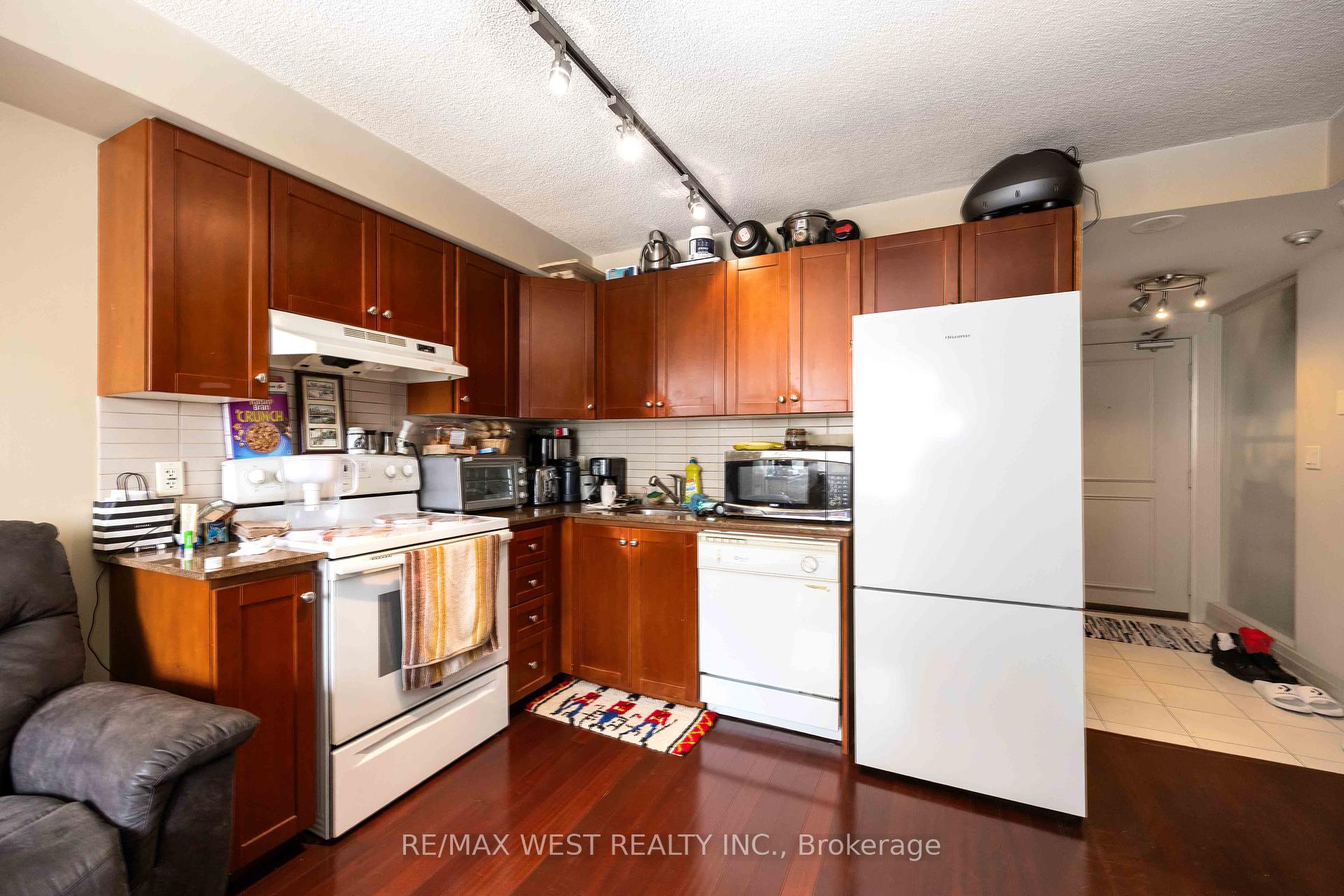 1 Bedroom Condo at 2737 Keele, Toronto For sale