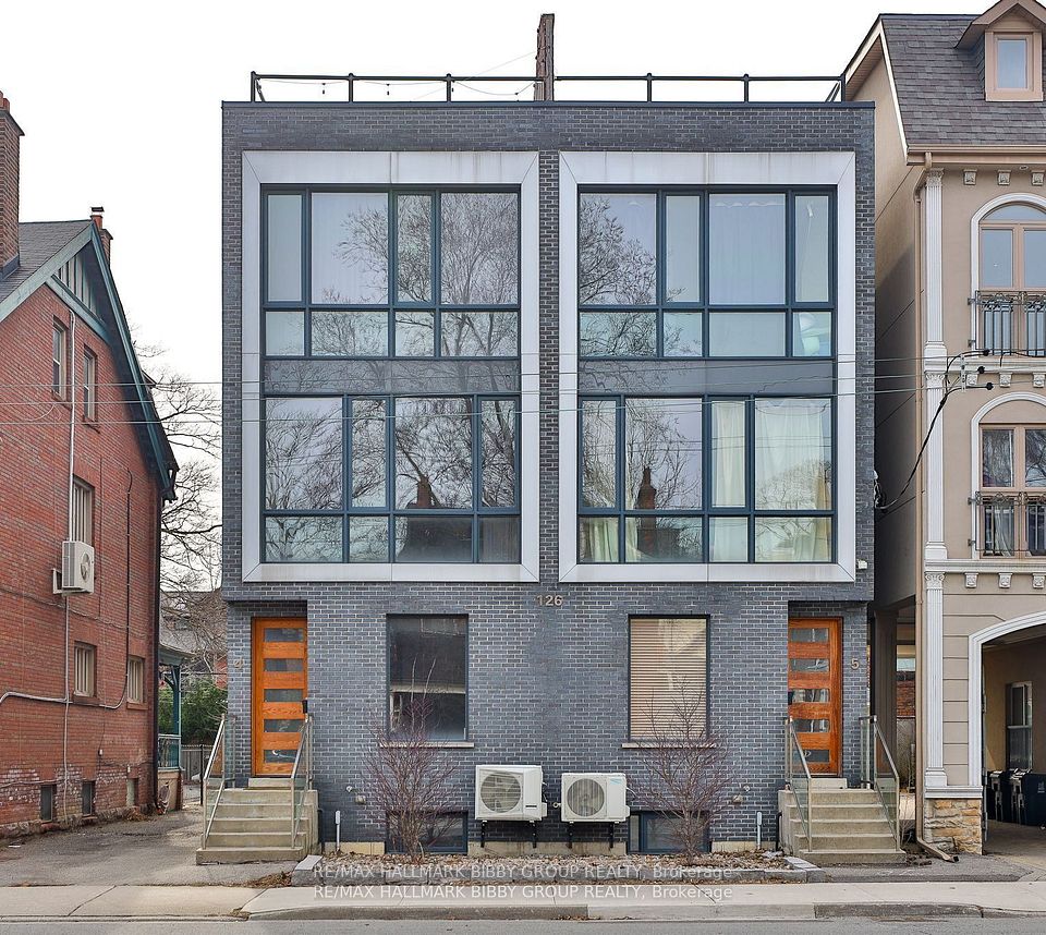 126 Spadina
