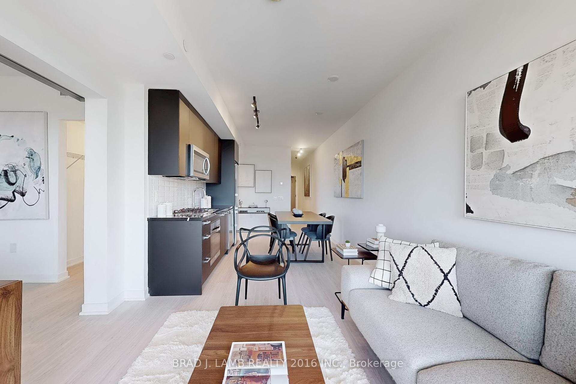 2 Bedrooms Condo at 195 McCaul, Toronto For sale