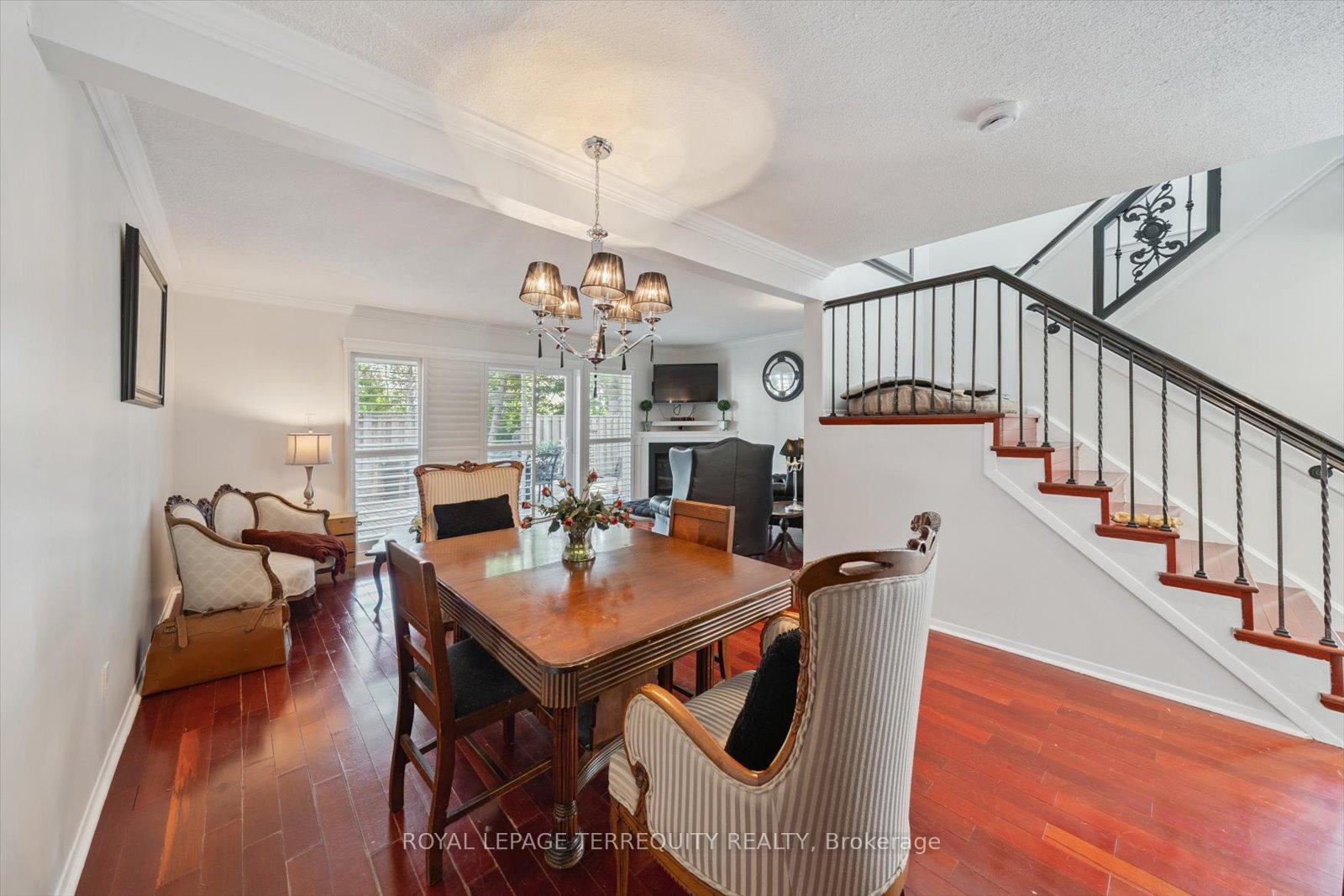 4 Bedrooms Condo at 1825 Hyde Mill, Mississauga For sale