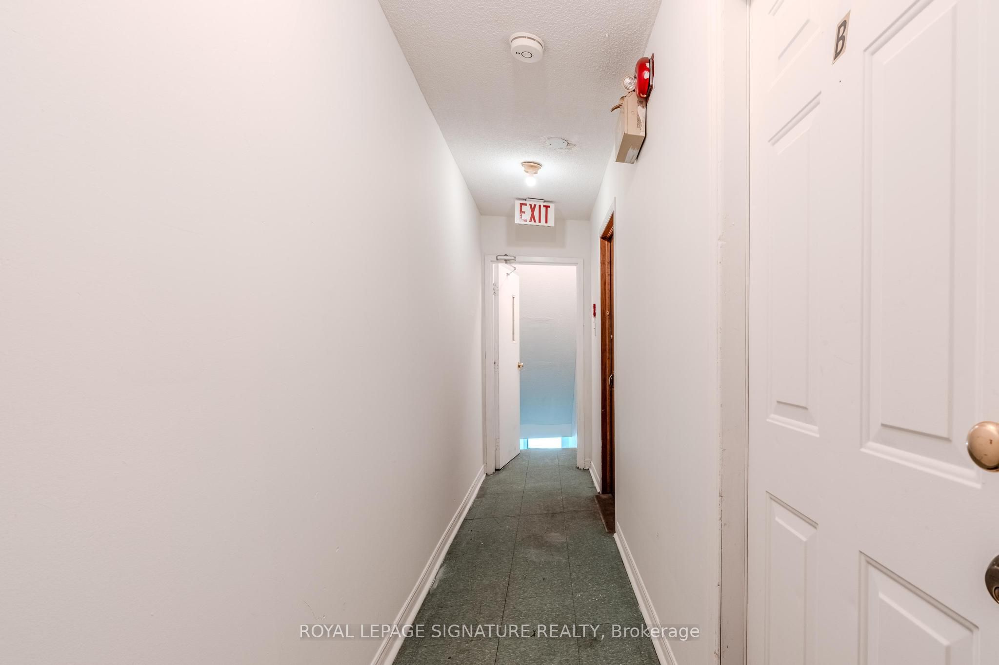 1541 Dundas Street W, #B