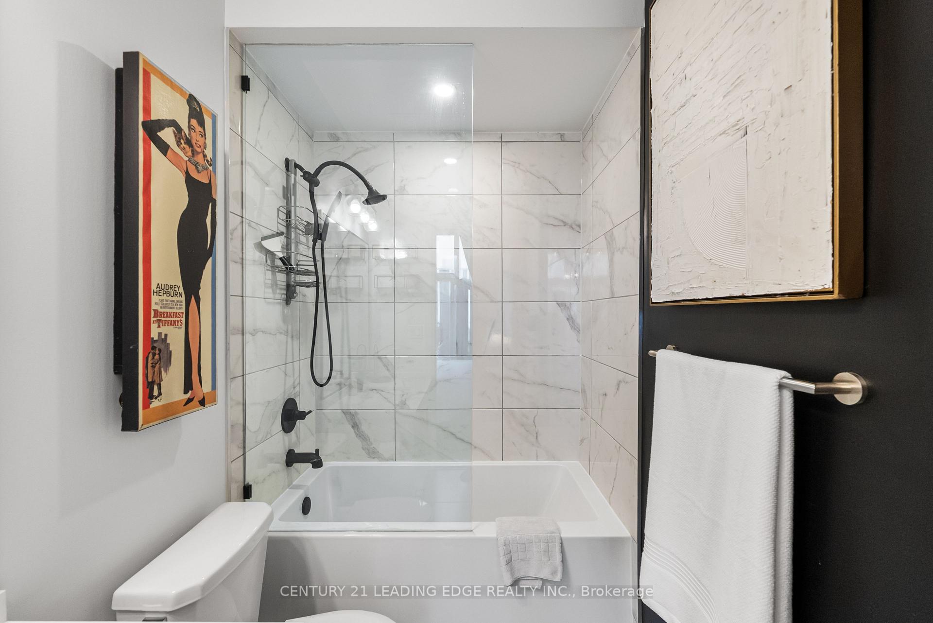 2 Bedrooms Condo at 460 Adelaide, Toronto For sale