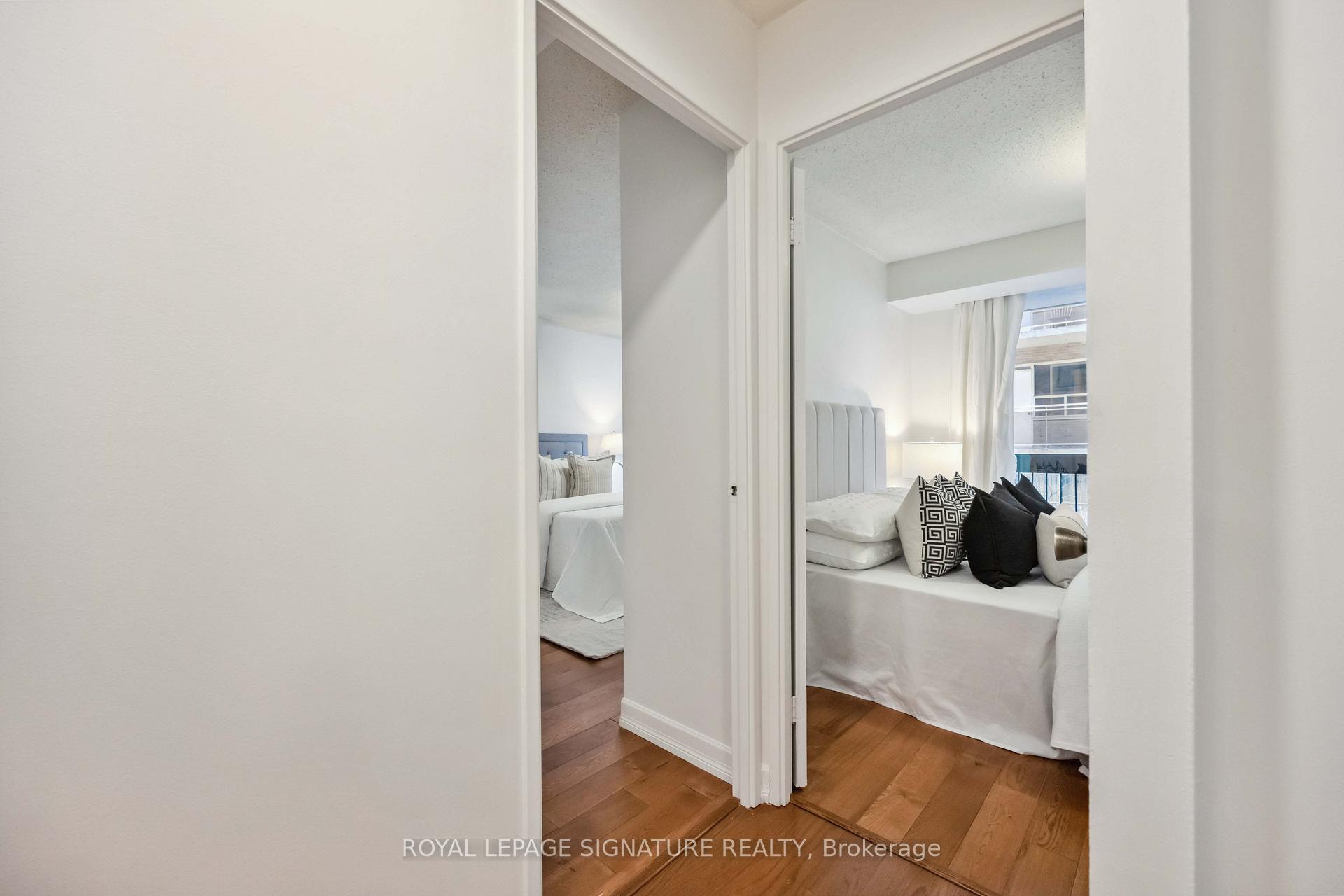 2 Bedrooms Condo at 212 St. George, Toronto For sale