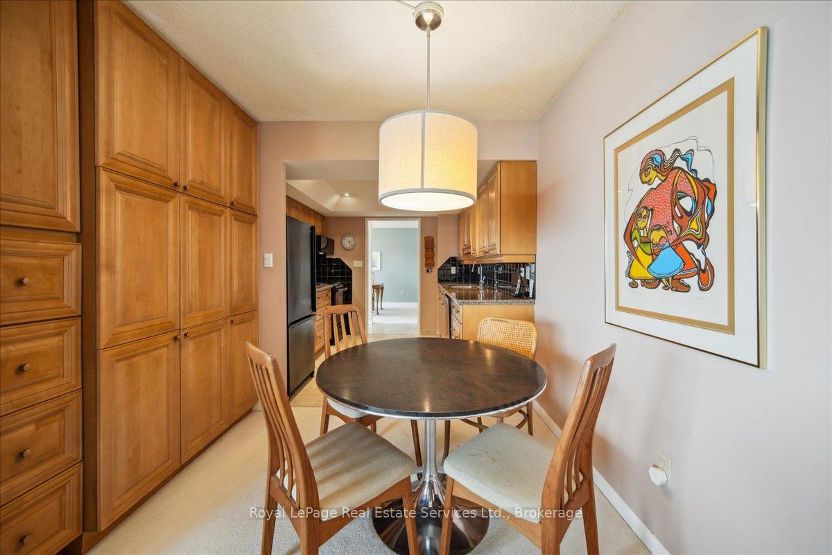2 Bedrooms Condo at 2180 Marine, Oakville For sale