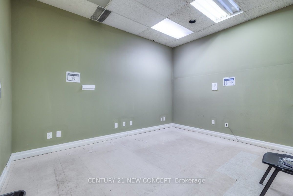 4250 Weston Road, #100 & Part of 101
