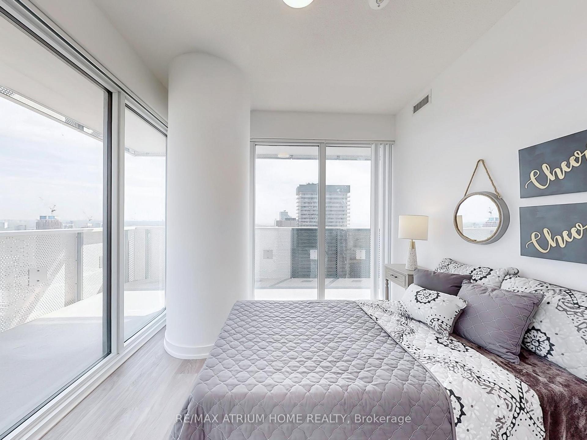2 Bedrooms Condo at 55 Cooper, Toronto For sale
