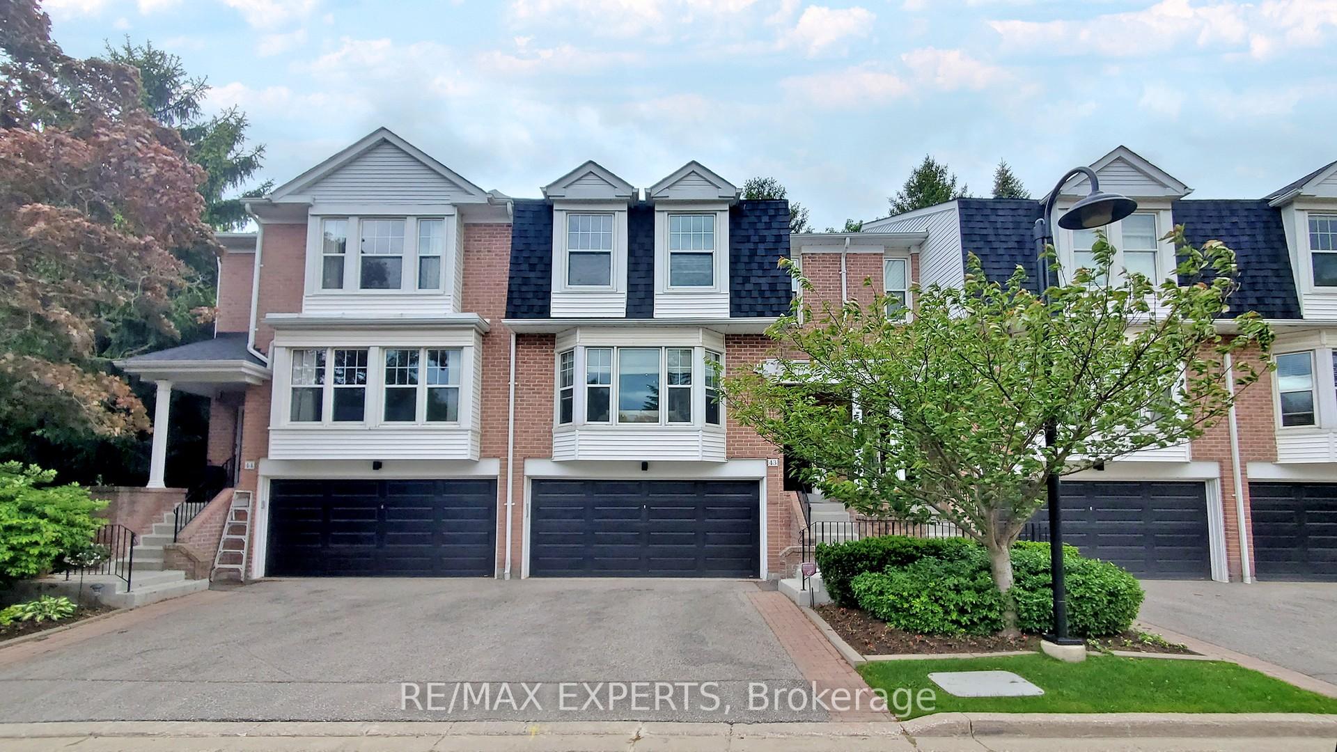 2 Bedrooms Condo at 43 Tamarack, Toronto For sale