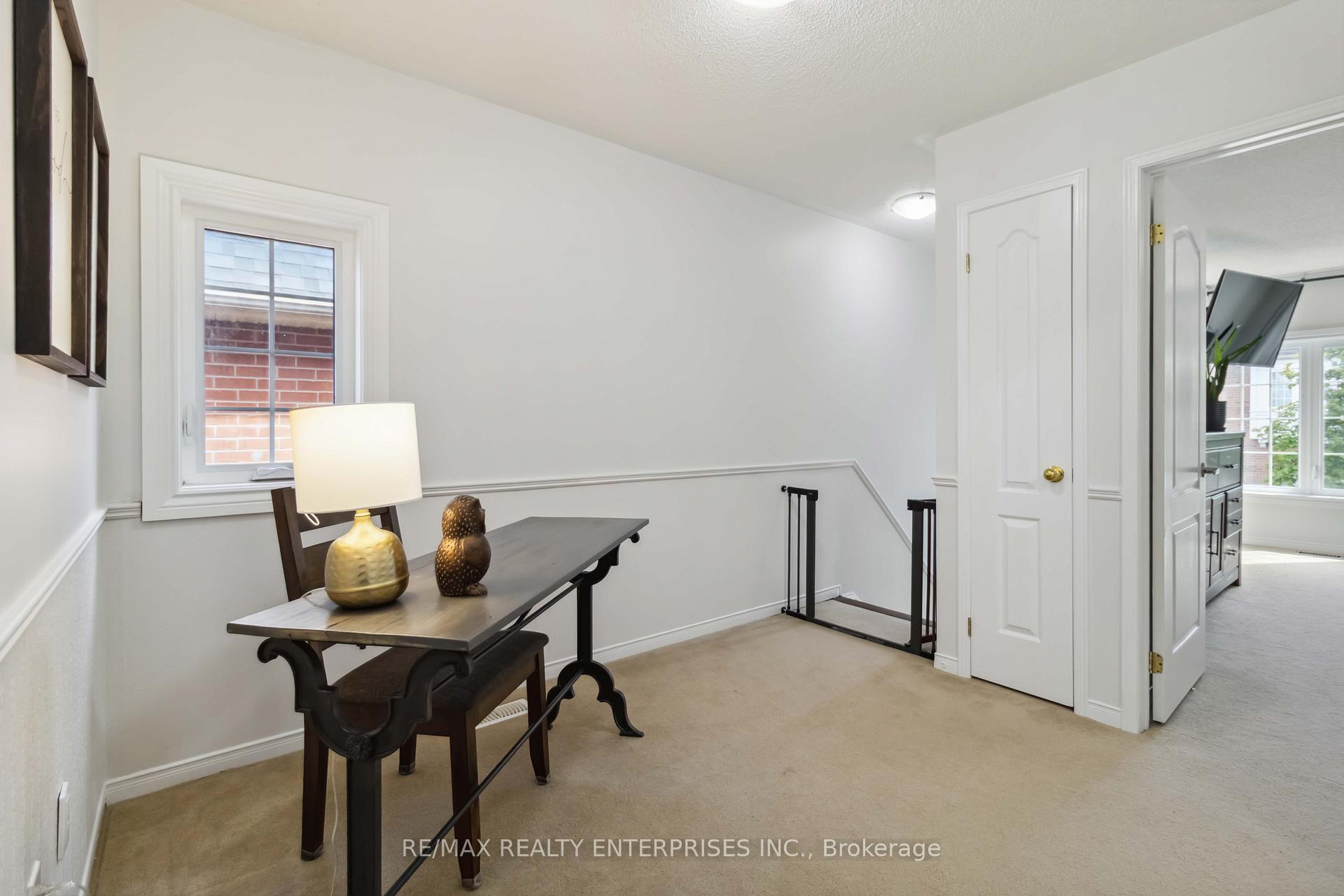 3 Bedrooms Condo at 1588 South Parade, Mississauga For sale