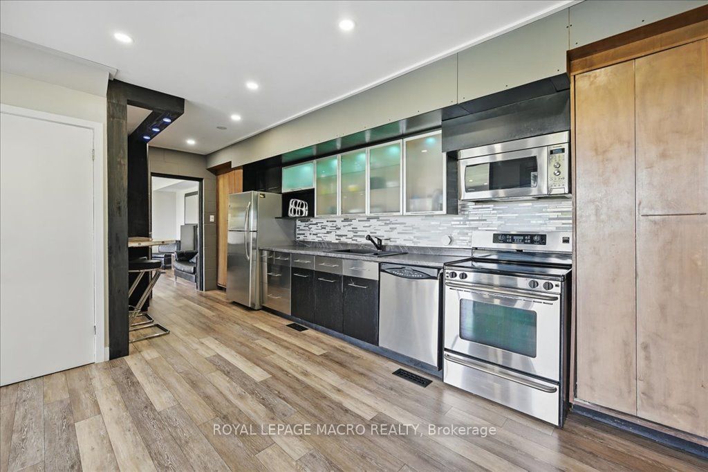 33 Leslie Drive
