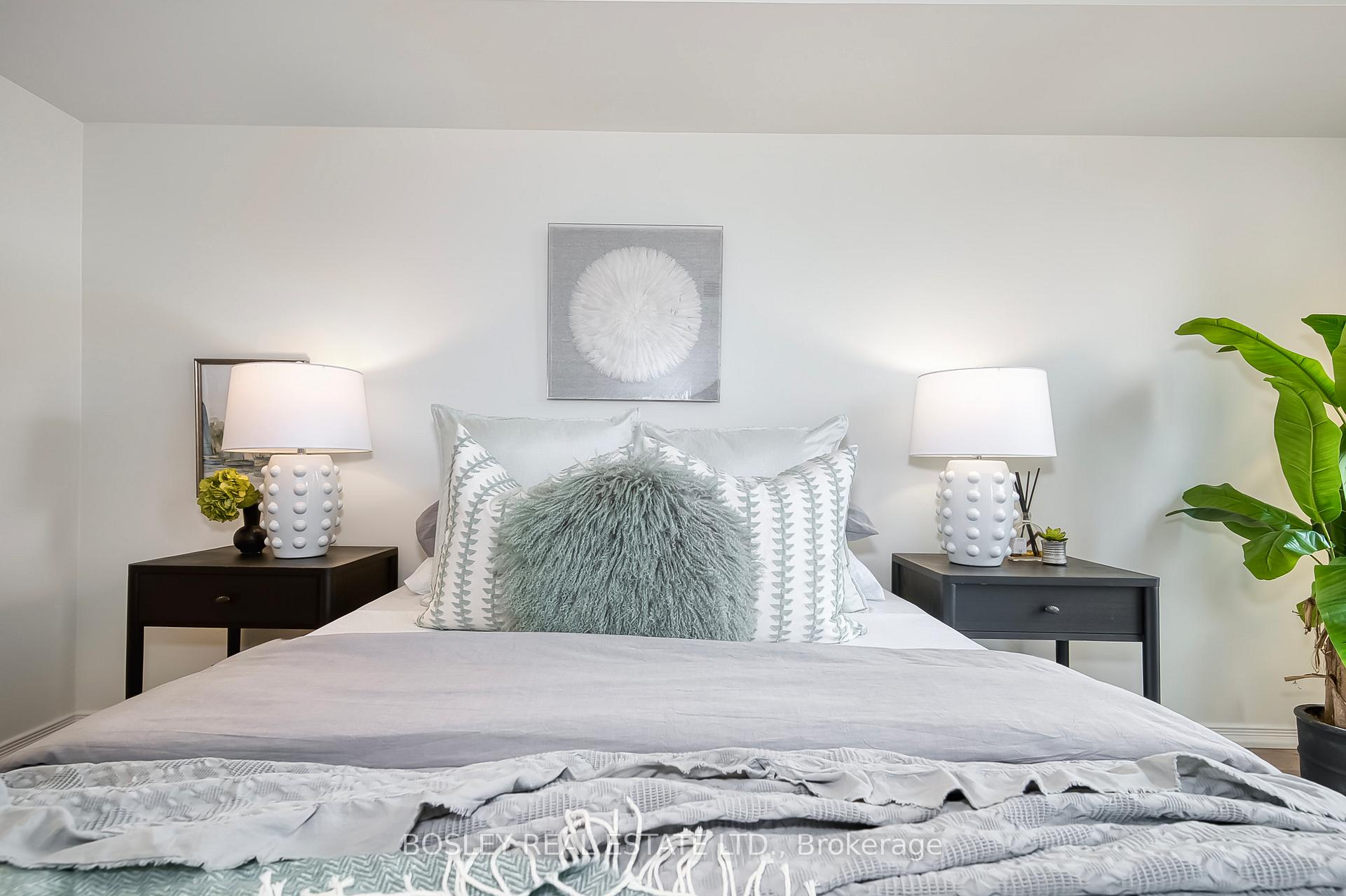 2 Bedrooms Condo at 51 Harrison Garden, Toronto For sale