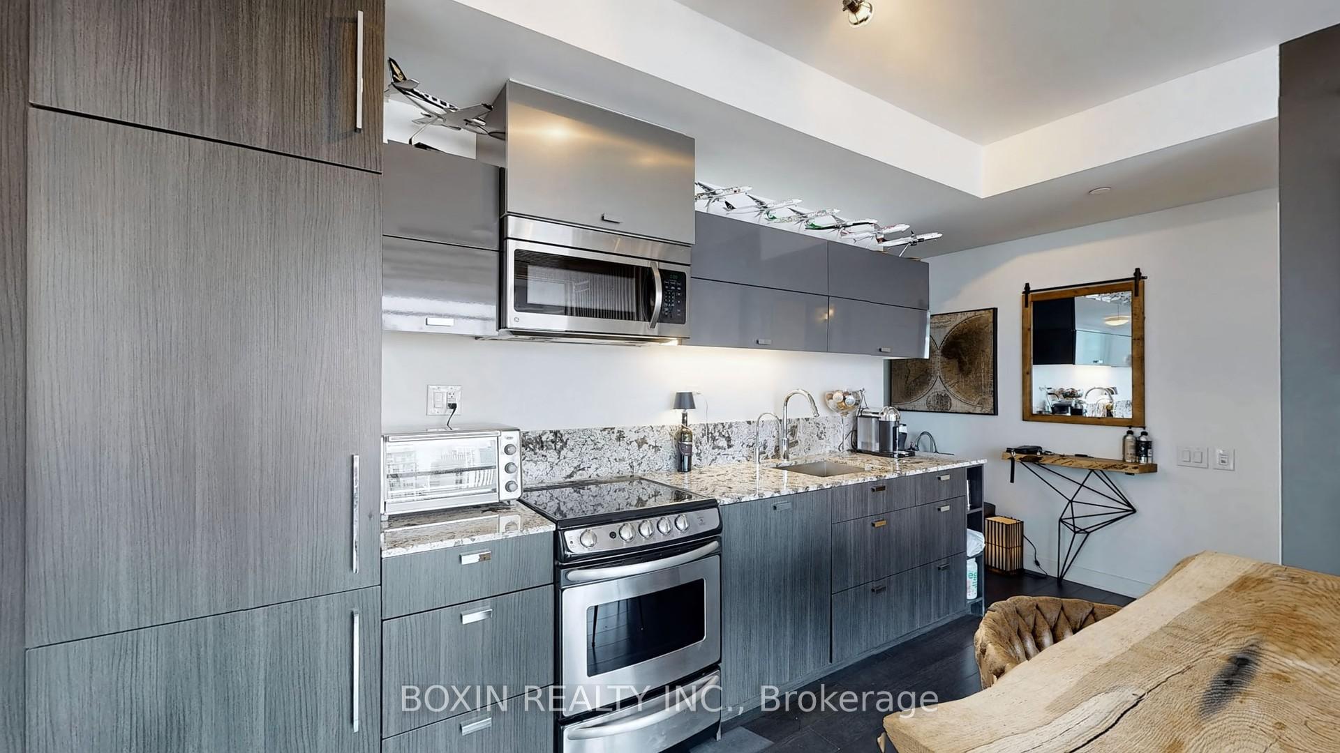 2 Bedrooms Condo at 290 Adelaide,  Toronto For sale