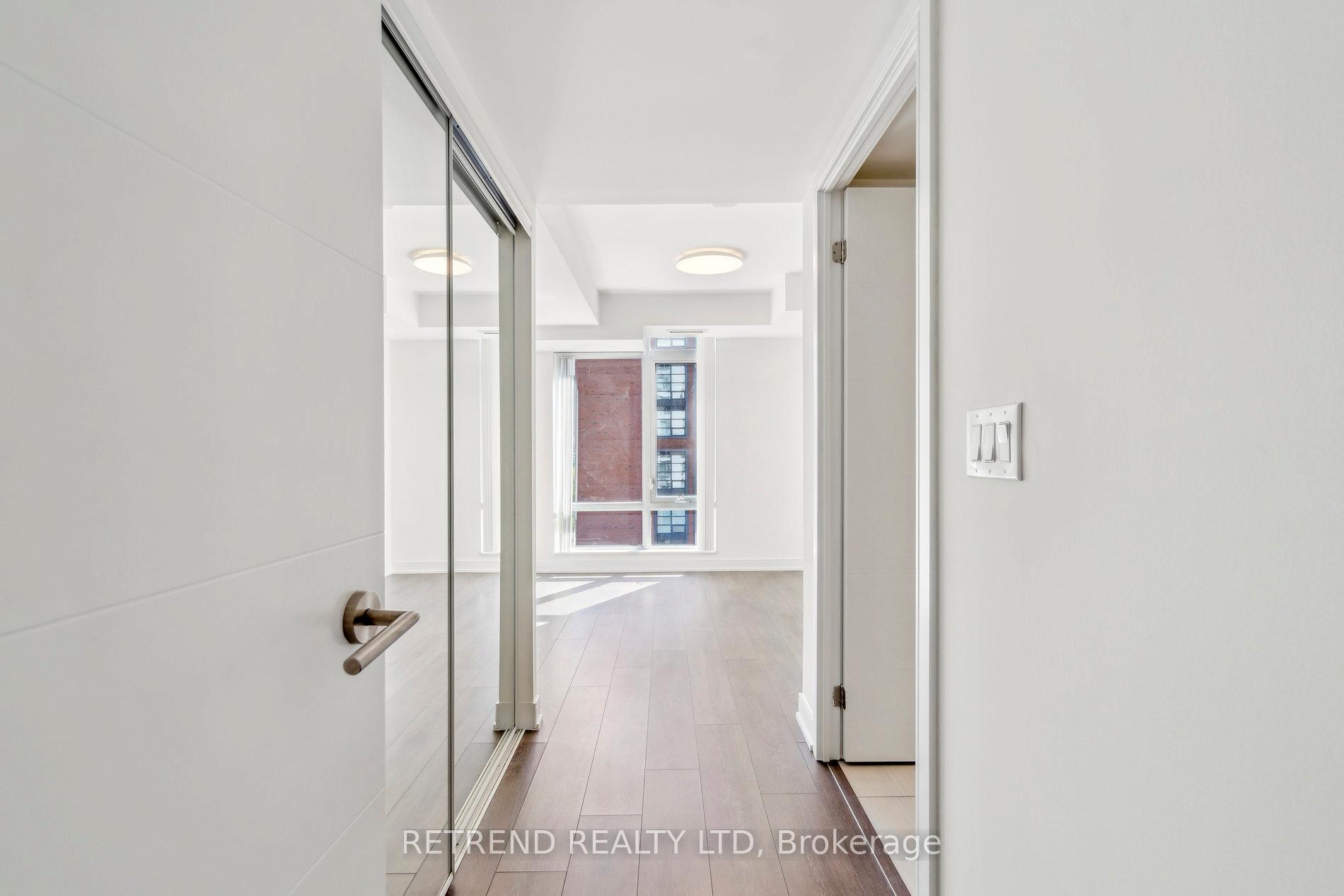 3 Bedrooms Condo at 525 Adelaide, Toronto For sale